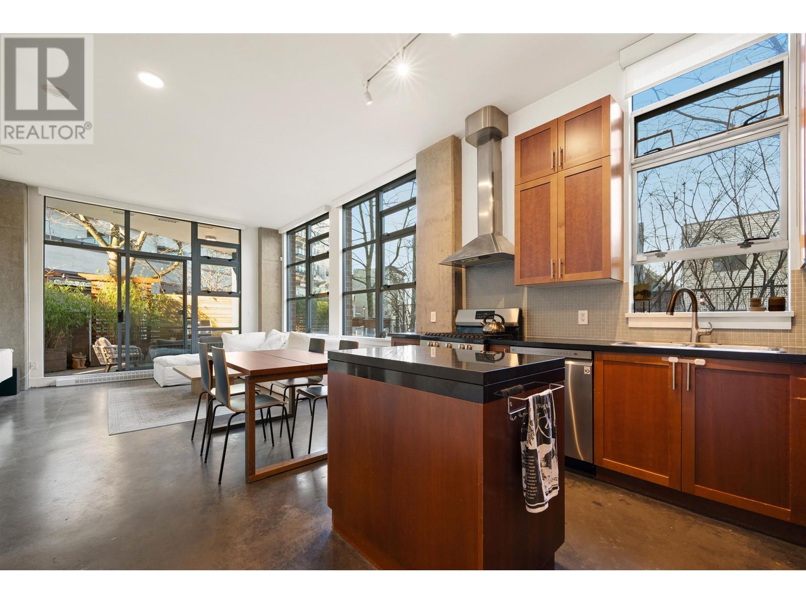 Listing Picture 30 of 40 : 113 2635 PRINCE EDWARD STREET, Vancouver / 溫哥華 - 魯藝地產 Yvonne Lu Group - MLS Medallion Club Member