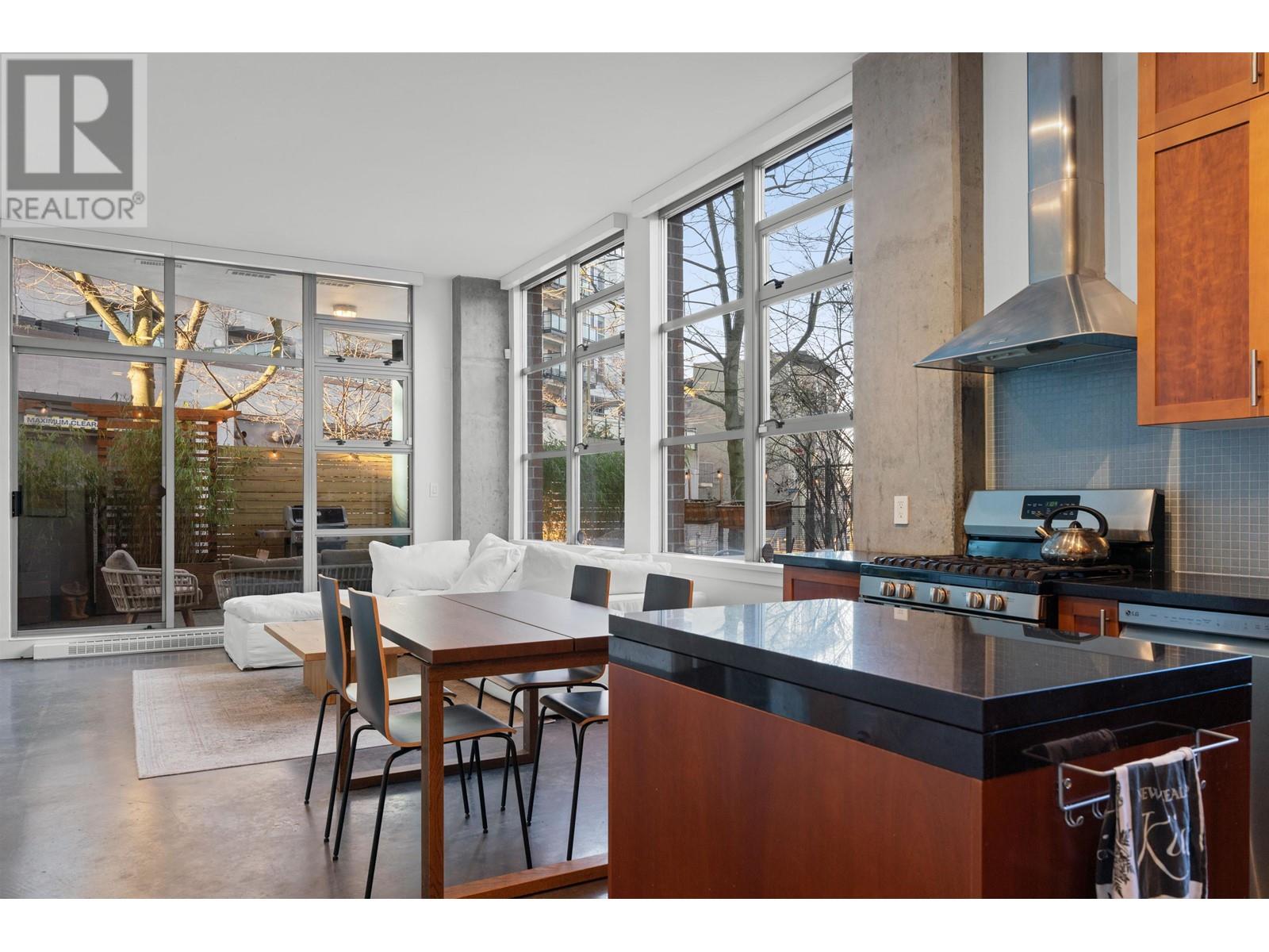 Listing Picture 33 of 40 : 113 2635 PRINCE EDWARD STREET, Vancouver / 溫哥華 - 魯藝地產 Yvonne Lu Group - MLS Medallion Club Member