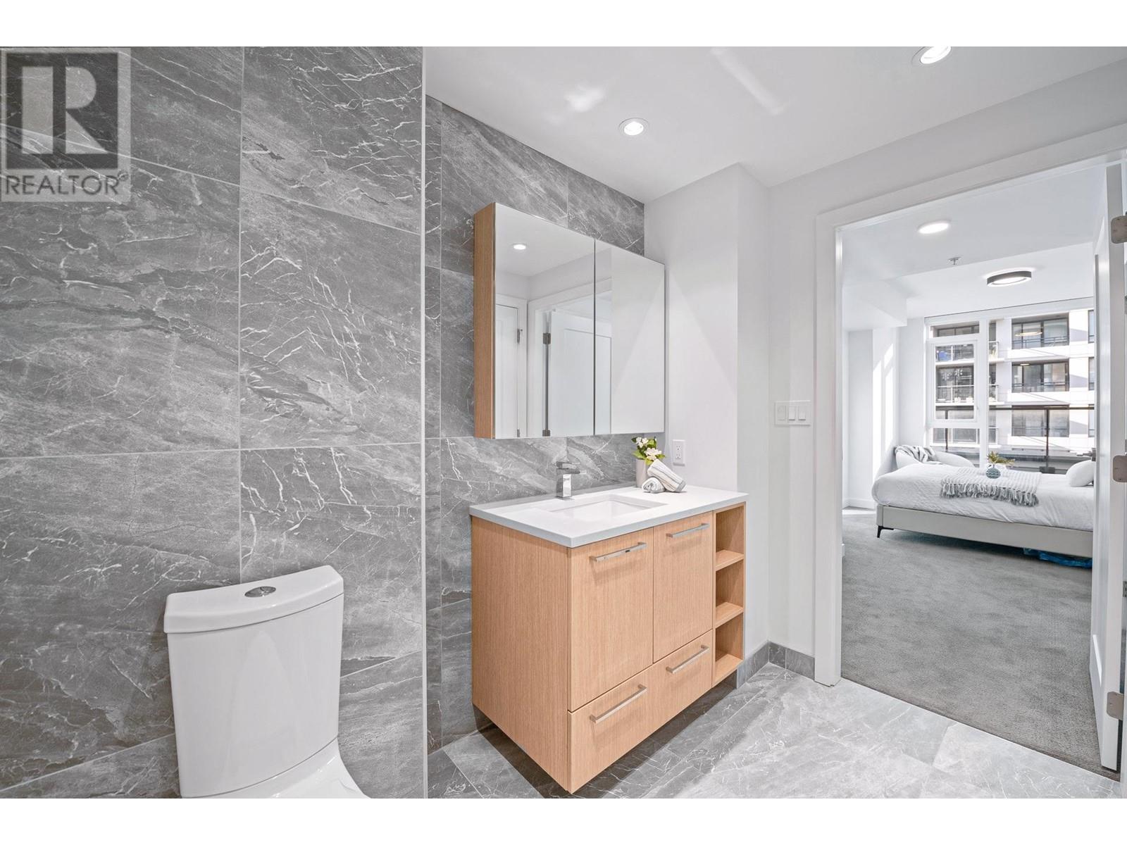Listing Picture 19 of 33 : 501 3200 CORVETTE WAY, Richmond / 烈治文 - 魯藝地產 Yvonne Lu Group - MLS Medallion Club Member