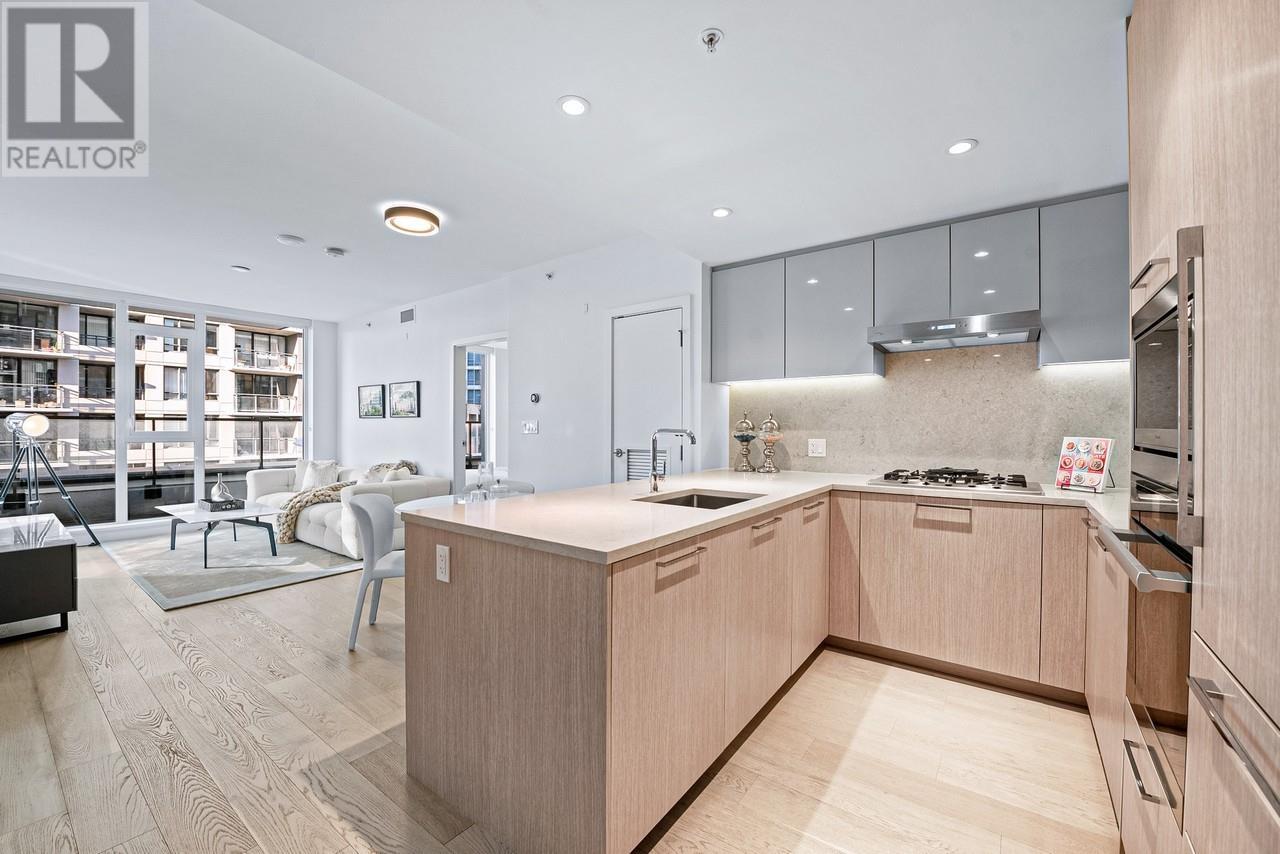 Listing Picture 5 of 33 : 501 3200 CORVETTE WAY, Richmond / 烈治文 - 魯藝地產 Yvonne Lu Group - MLS Medallion Club Member