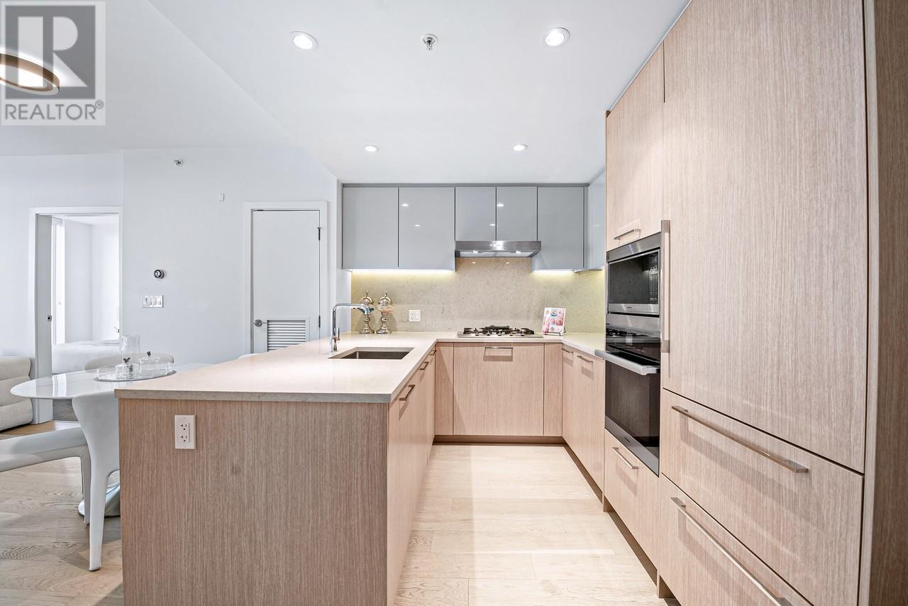 Listing Picture 6 of 33 : 501 3200 CORVETTE WAY, Richmond / 烈治文 - 魯藝地產 Yvonne Lu Group - MLS Medallion Club Member