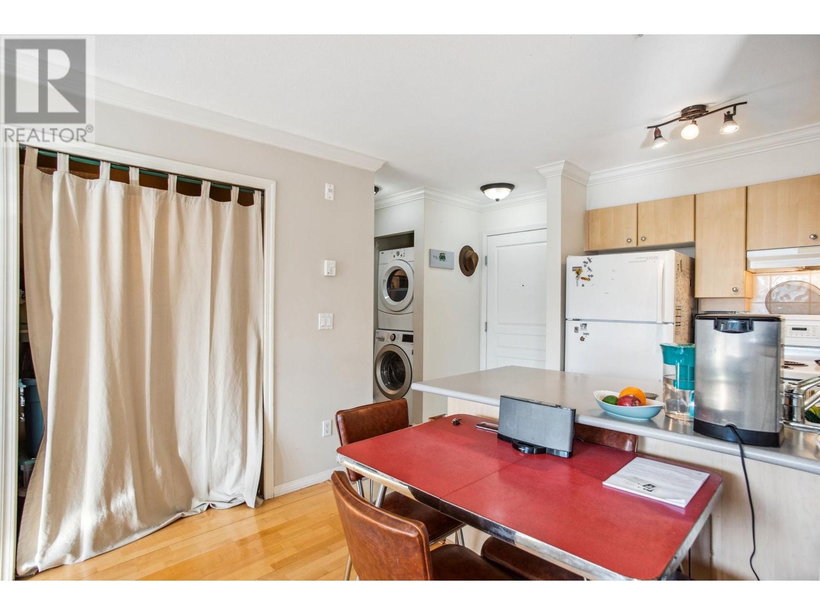 Listing Picture 7 of 19 : 305 3235 W 4TH AVENUE, Vancouver / 溫哥華 - 魯藝地產 Yvonne Lu Group - MLS Medallion Club Member