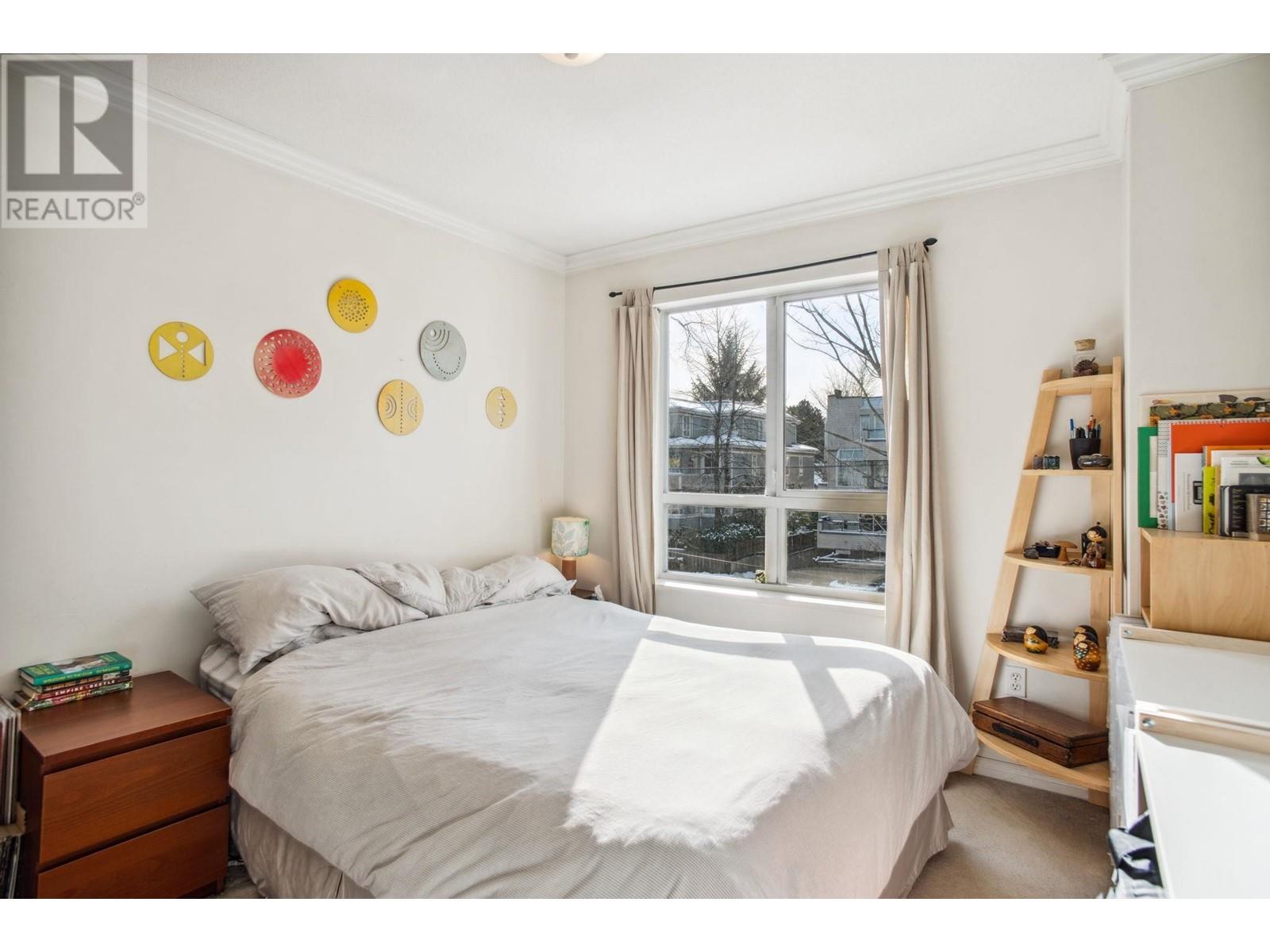 Listing Picture 13 of 19 : 305 3235 W 4TH AVENUE, Vancouver / 溫哥華 - 魯藝地產 Yvonne Lu Group - MLS Medallion Club Member