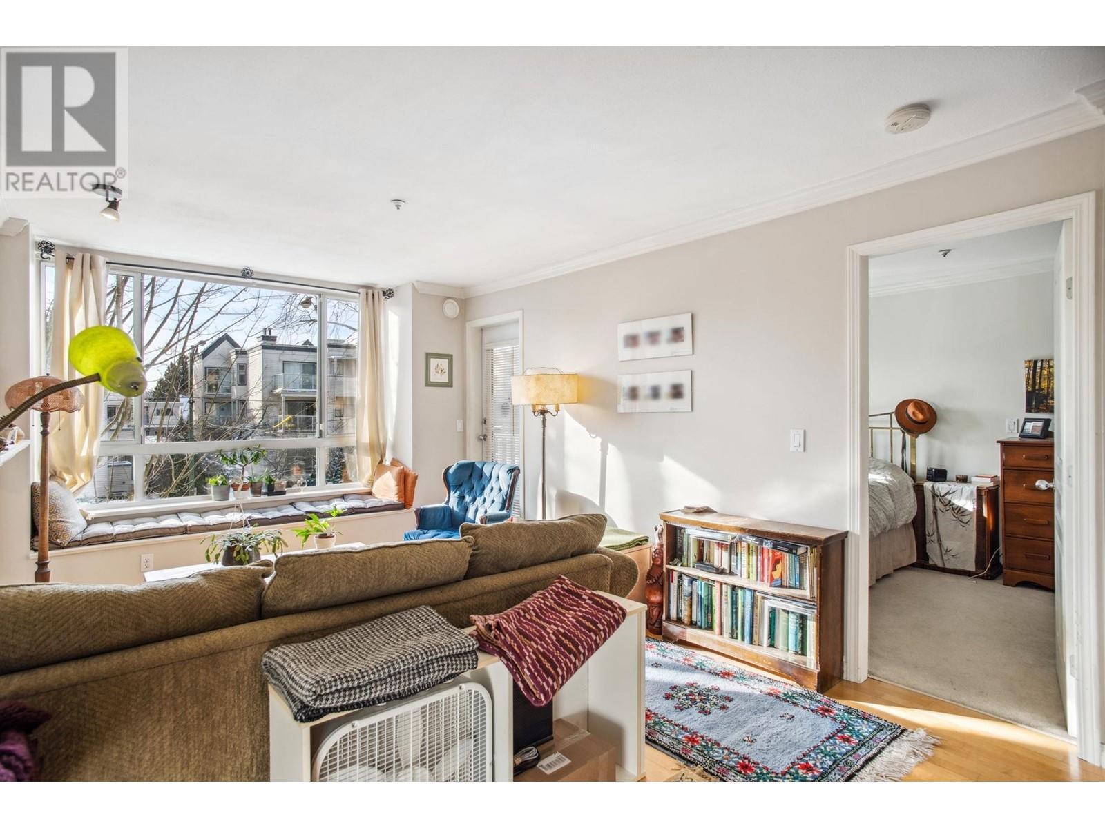 Listing Picture 6 of 19 : 305 3235 W 4TH AVENUE, Vancouver / 溫哥華 - 魯藝地產 Yvonne Lu Group - MLS Medallion Club Member