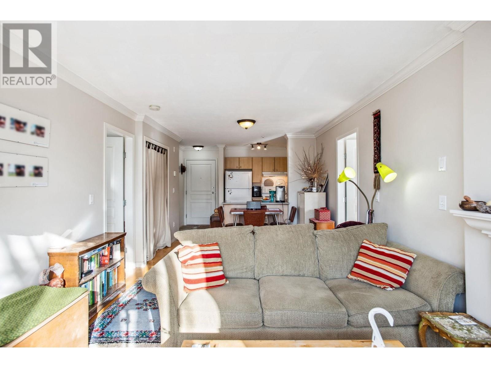 Listing Picture 4 of 19 : 305 3235 W 4TH AVENUE, Vancouver / 溫哥華 - 魯藝地產 Yvonne Lu Group - MLS Medallion Club Member