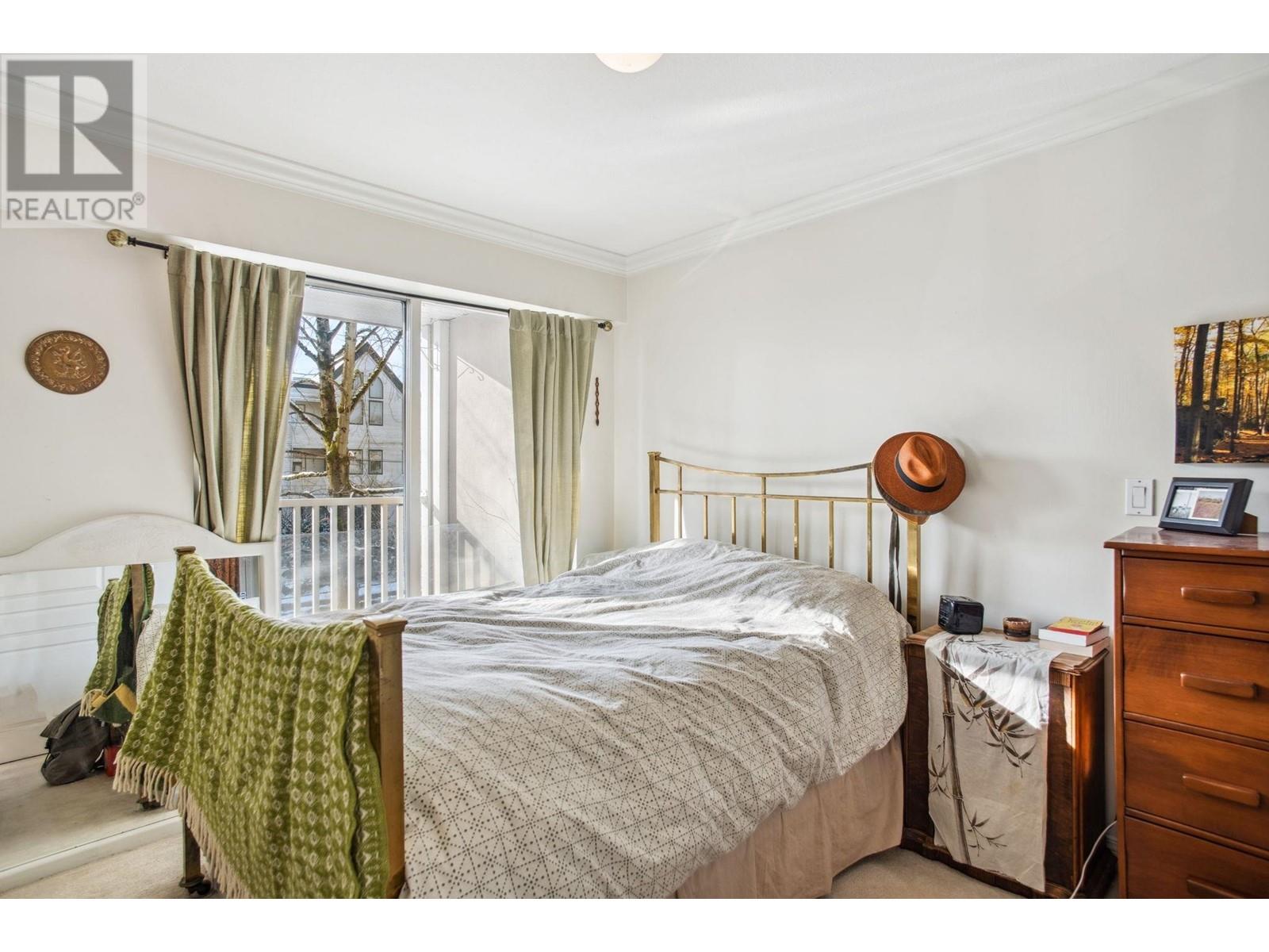 Listing Picture 12 of 19 : 305 3235 W 4TH AVENUE, Vancouver / 溫哥華 - 魯藝地產 Yvonne Lu Group - MLS Medallion Club Member