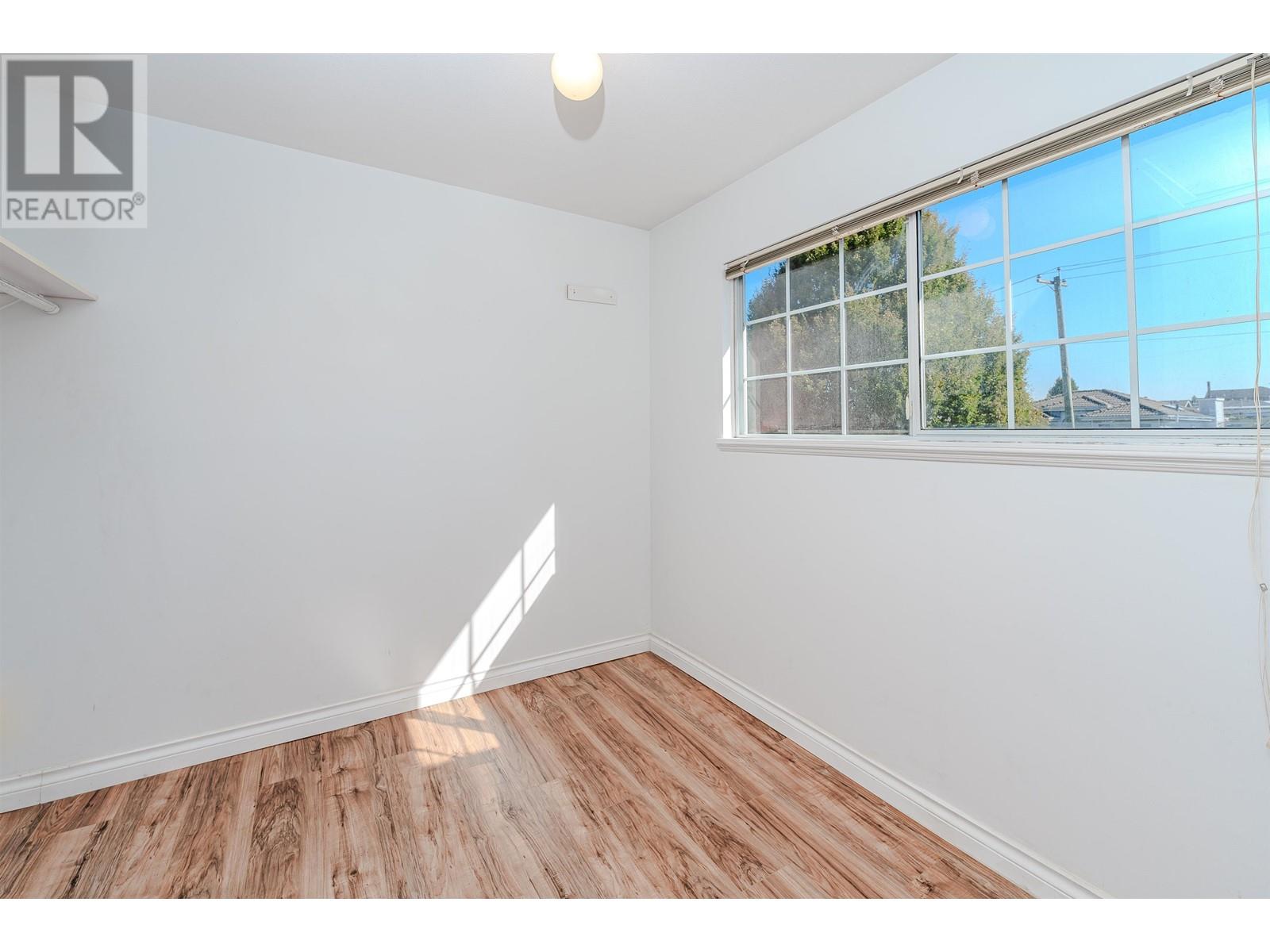 Listing Picture 15 of 26 : 4465 SKEENA STREET, Vancouver / 溫哥華 - 魯藝地產 Yvonne Lu Group - MLS Medallion Club Member