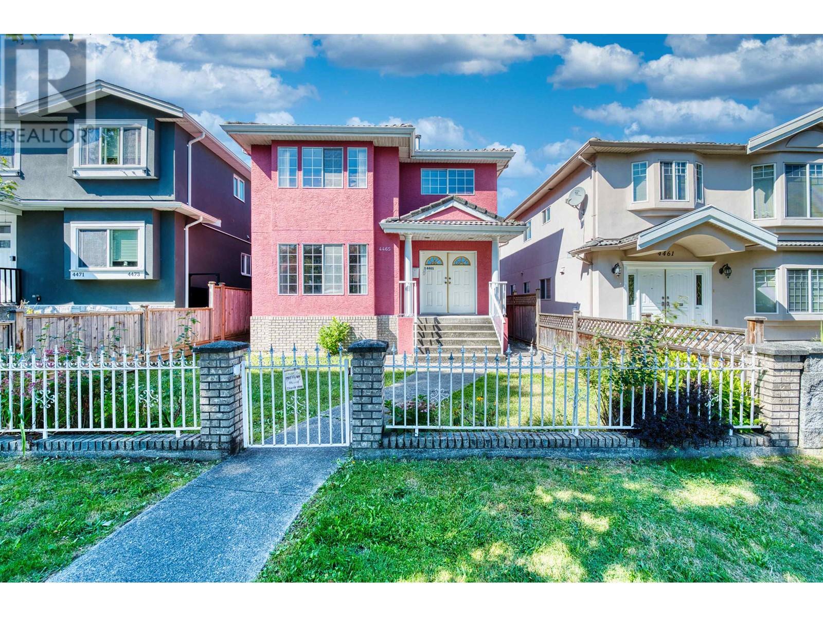 Listing Picture 2 of 26 : 4465 SKEENA STREET, Vancouver / 溫哥華 - 魯藝地產 Yvonne Lu Group - MLS Medallion Club Member