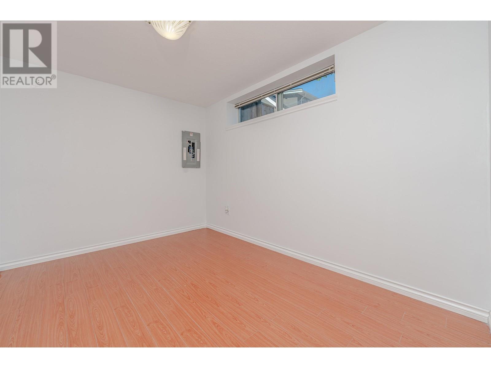 Listing Picture 23 of 26 : 4465 SKEENA STREET, Vancouver / 溫哥華 - 魯藝地產 Yvonne Lu Group - MLS Medallion Club Member