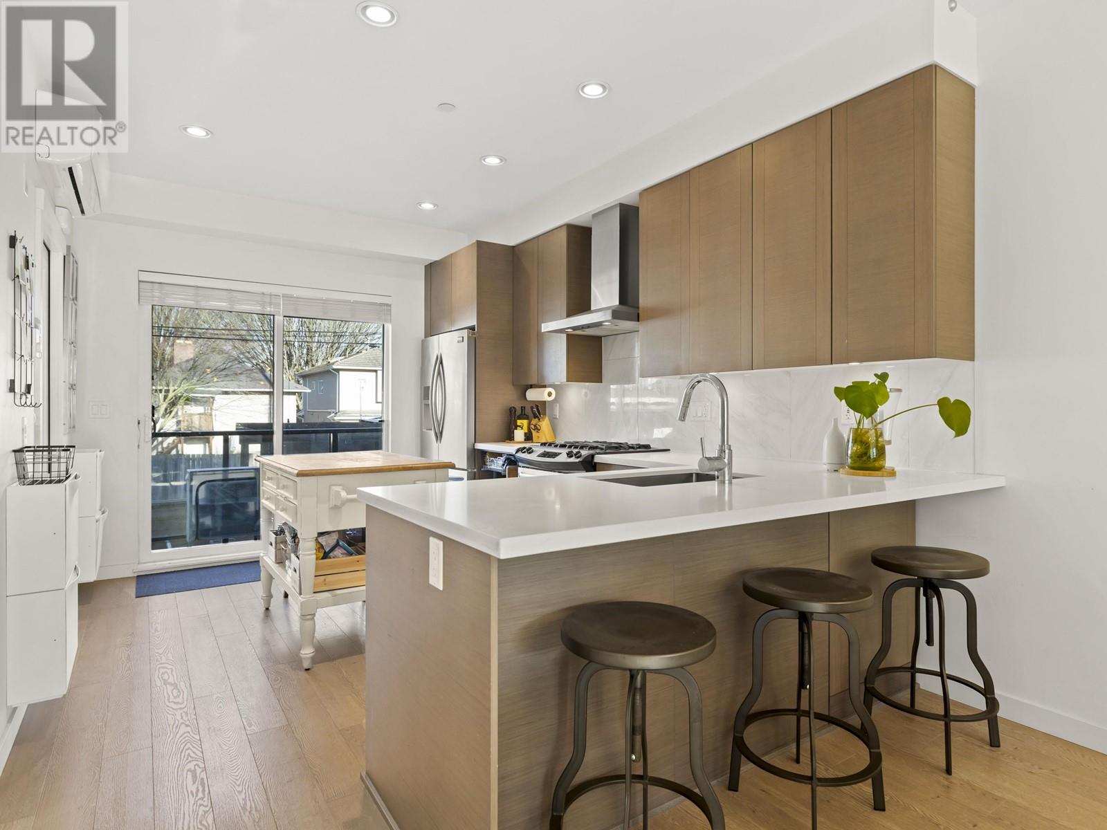 Listing Picture 13 of 40 : 2765 DUKE STREET, Vancouver / 溫哥華 - 魯藝地產 Yvonne Lu Group - MLS Medallion Club Member