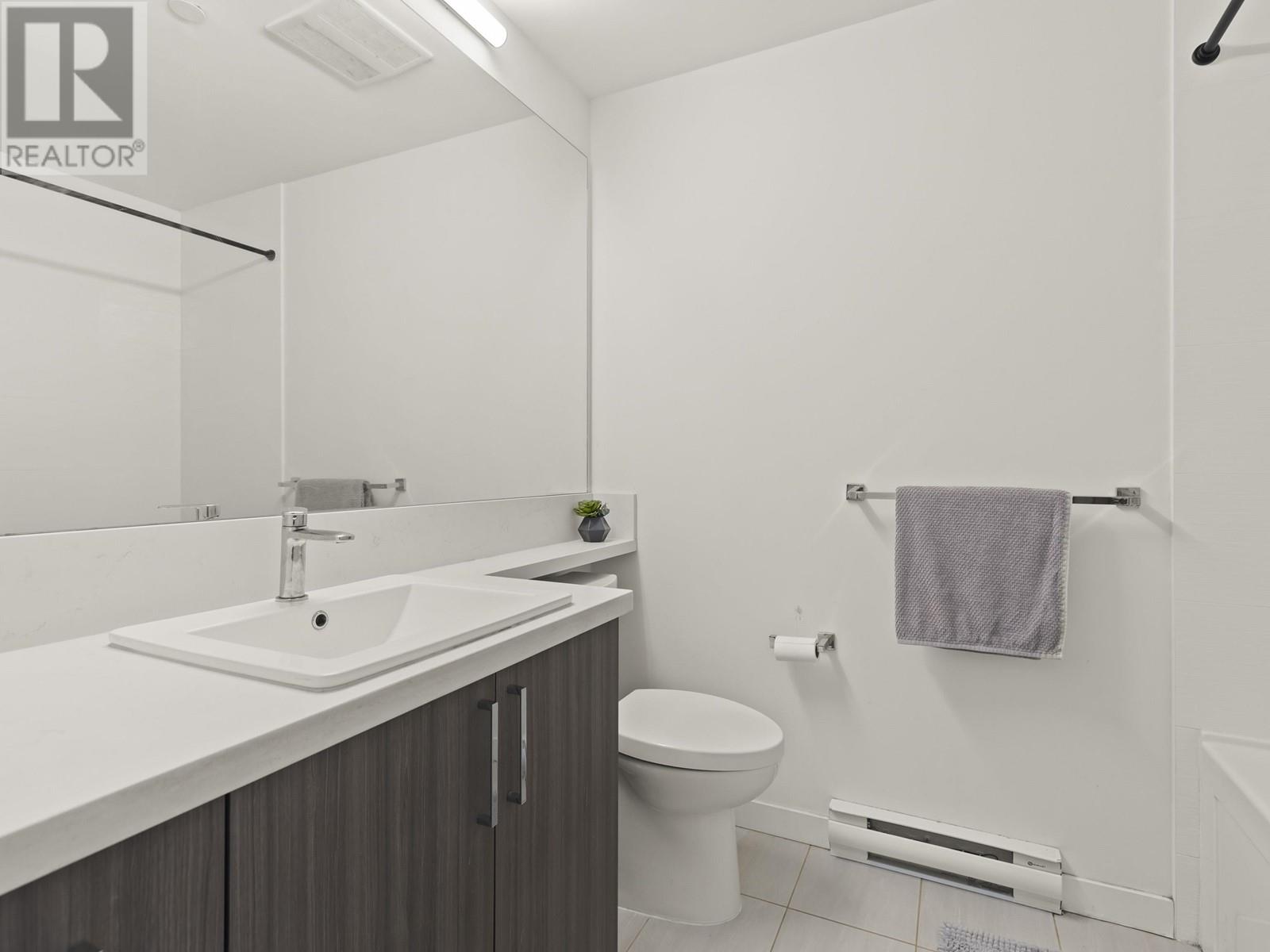 Listing Picture 32 of 40 : 2765 DUKE STREET, Vancouver / 溫哥華 - 魯藝地產 Yvonne Lu Group - MLS Medallion Club Member