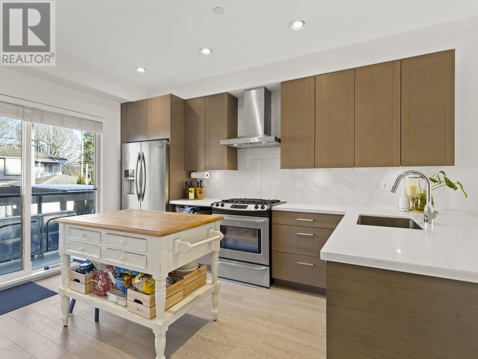 Listing Picture 15 of 40 : 2765 DUKE STREET, Vancouver / 溫哥華 - 魯藝地產 Yvonne Lu Group - MLS Medallion Club Member