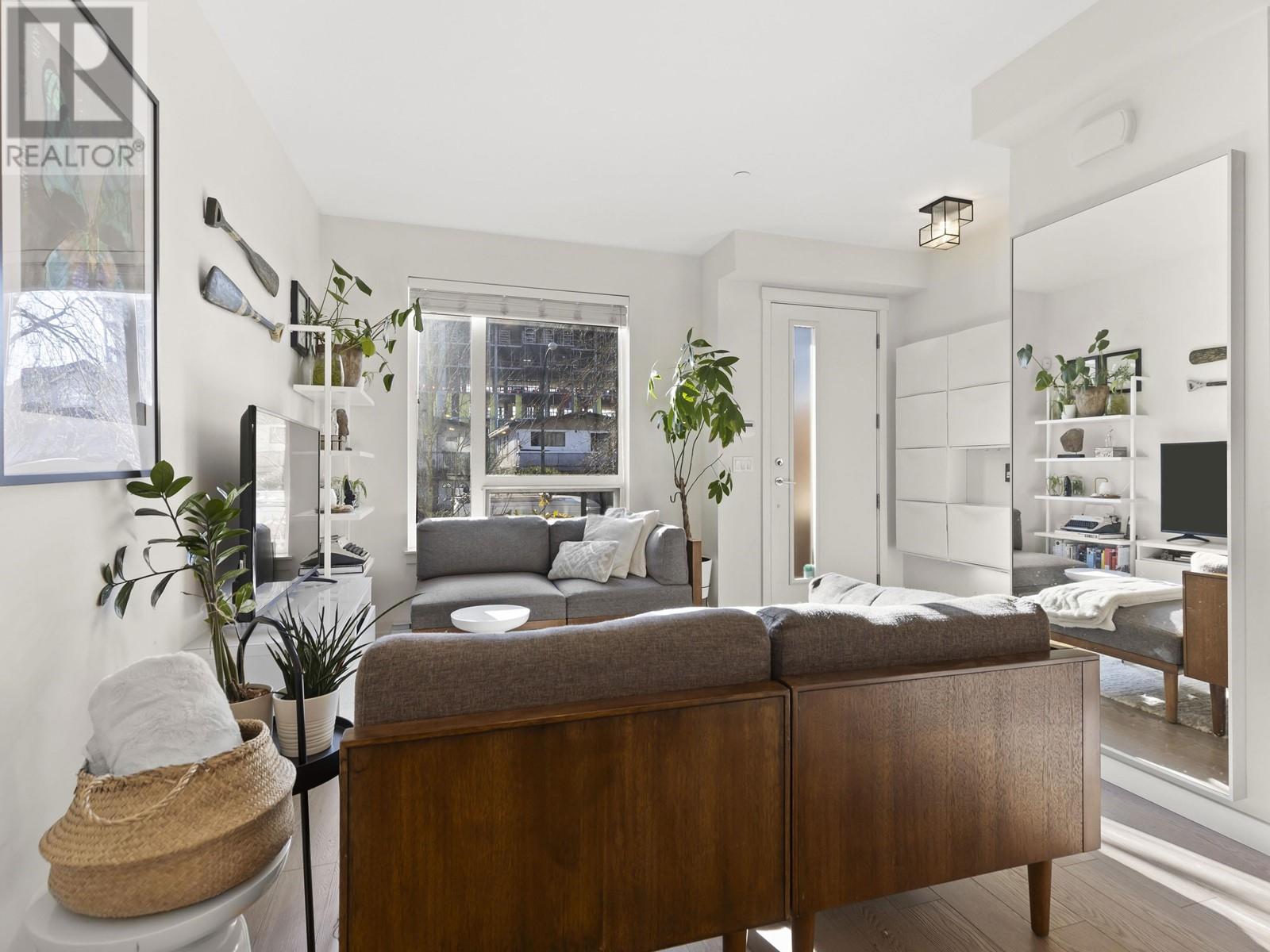 Listing Picture 4 of 40 : 2765 DUKE STREET, Vancouver / 溫哥華 - 魯藝地產 Yvonne Lu Group - MLS Medallion Club Member