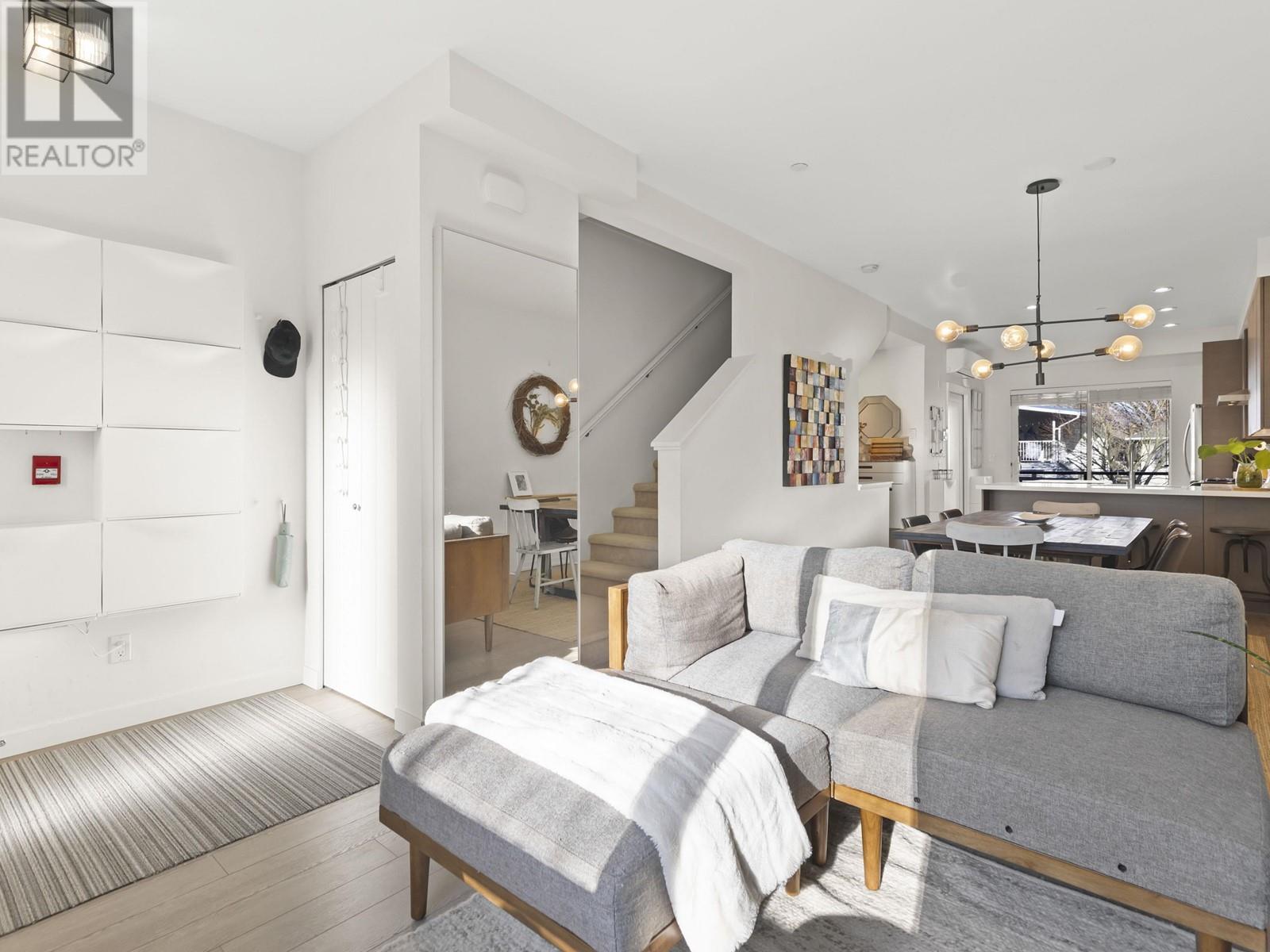 Listing Picture 7 of 40 : 2765 DUKE STREET, Vancouver / 溫哥華 - 魯藝地產 Yvonne Lu Group - MLS Medallion Club Member