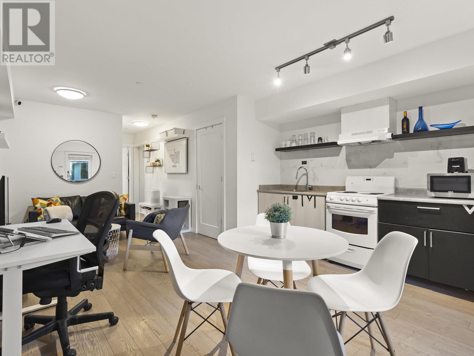 Listing Picture 36 of 40 : 2765 DUKE STREET, Vancouver / 溫哥華 - 魯藝地產 Yvonne Lu Group - MLS Medallion Club Member