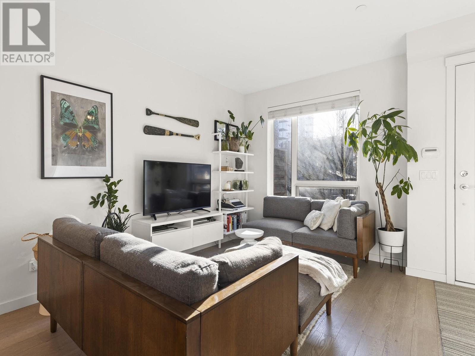 Listing Picture 3 of 40 : 2765 DUKE STREET, Vancouver / 溫哥華 - 魯藝地產 Yvonne Lu Group - MLS Medallion Club Member