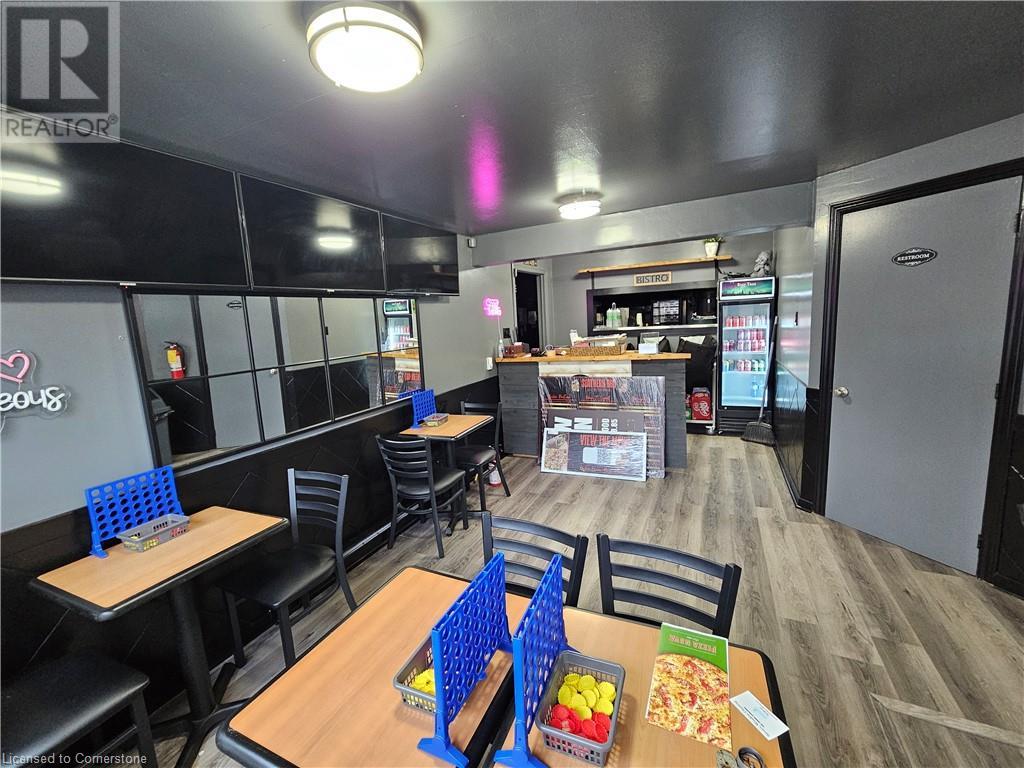 4-6 Bond Street Street W, Oshawa, Ontario  L1G 1A2 - Photo 3 - 40670852