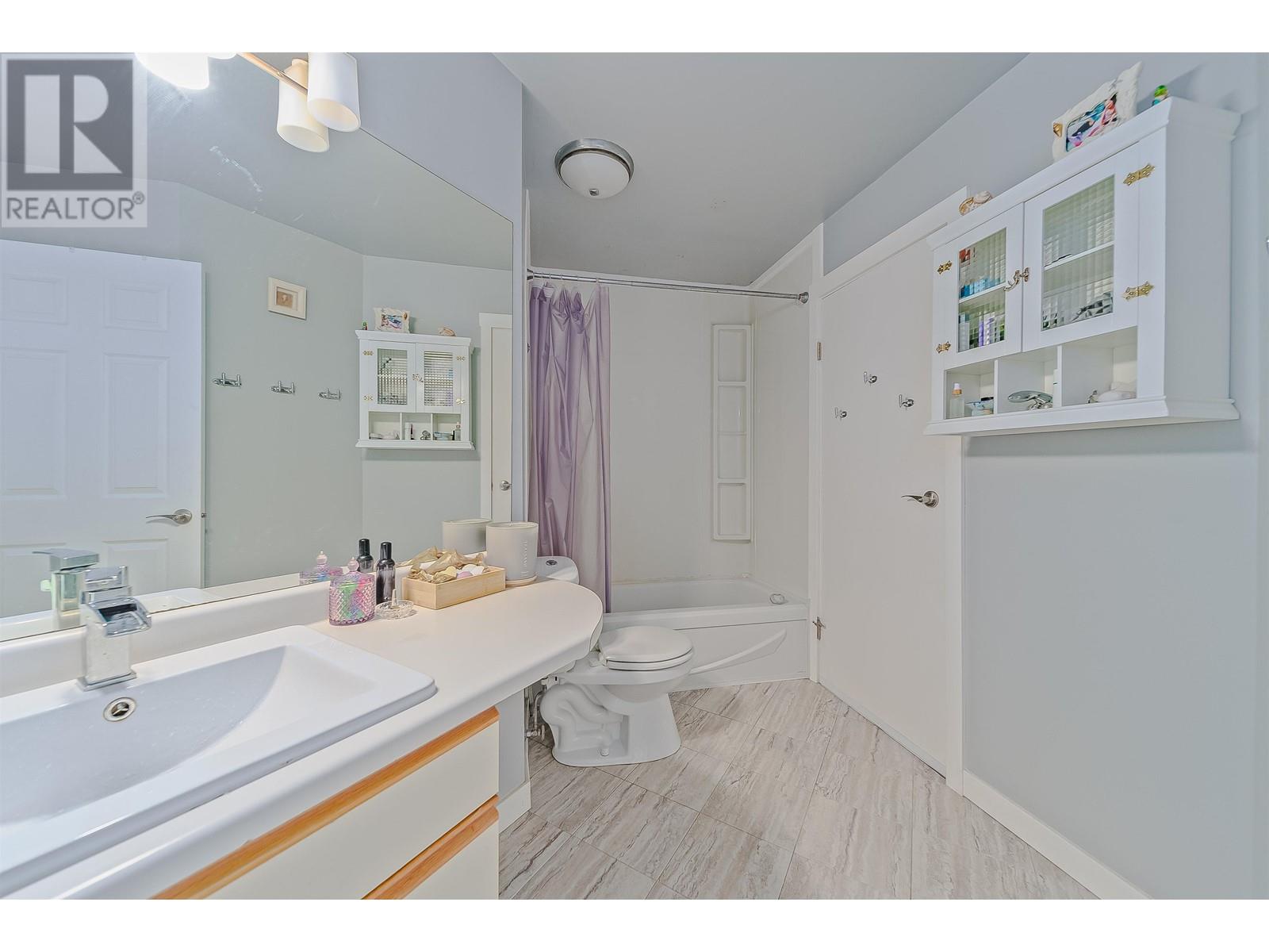 Listing Picture 14 of 17 : 36 7611 MOFFATT ROAD, Richmond / 烈治文 - 魯藝地產 Yvonne Lu Group - MLS Medallion Club Member