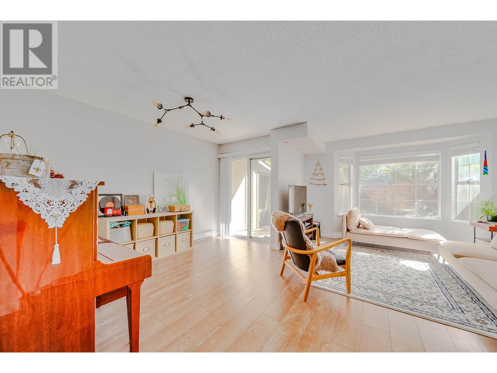 Listing Picture 6 of 17 : 36 7611 MOFFATT ROAD, Richmond / 烈治文 - 魯藝地產 Yvonne Lu Group - MLS Medallion Club Member