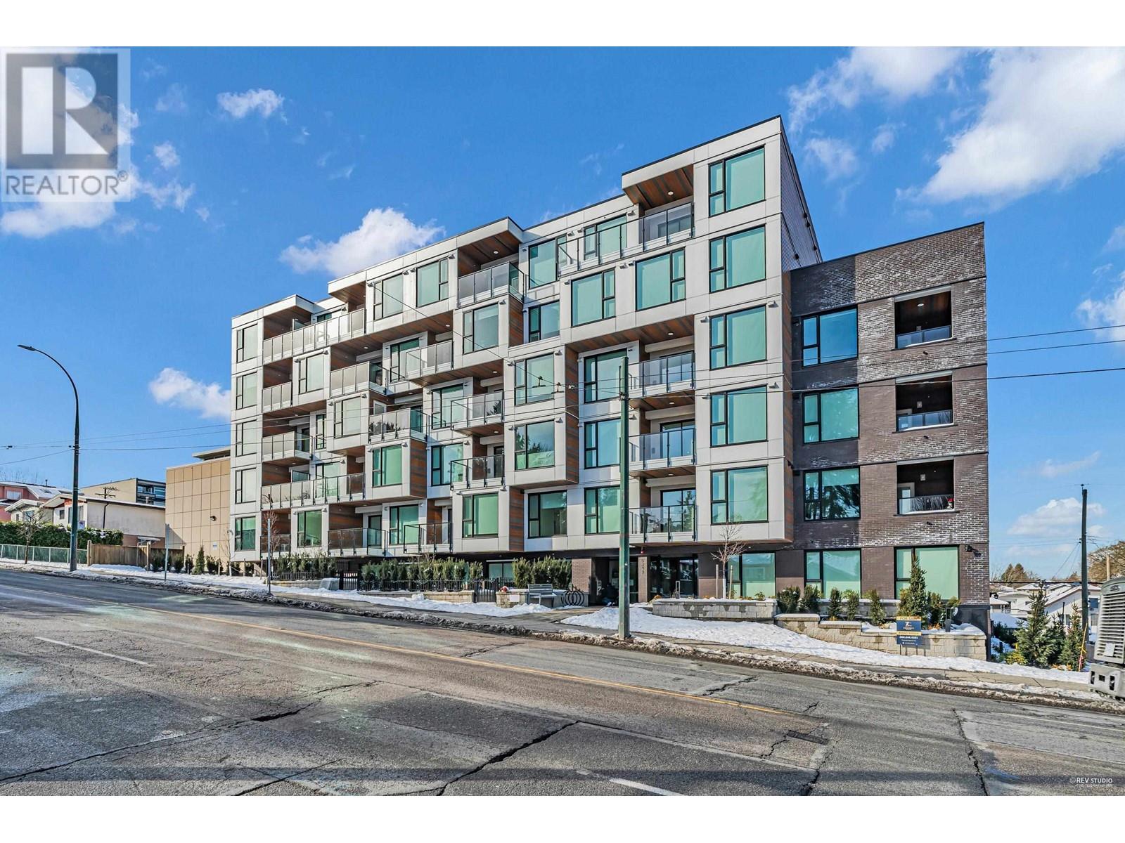 308 5399 Joyce Street, Vancouver, British Columbia  V5R 4H3 - Photo 2 - R2965474