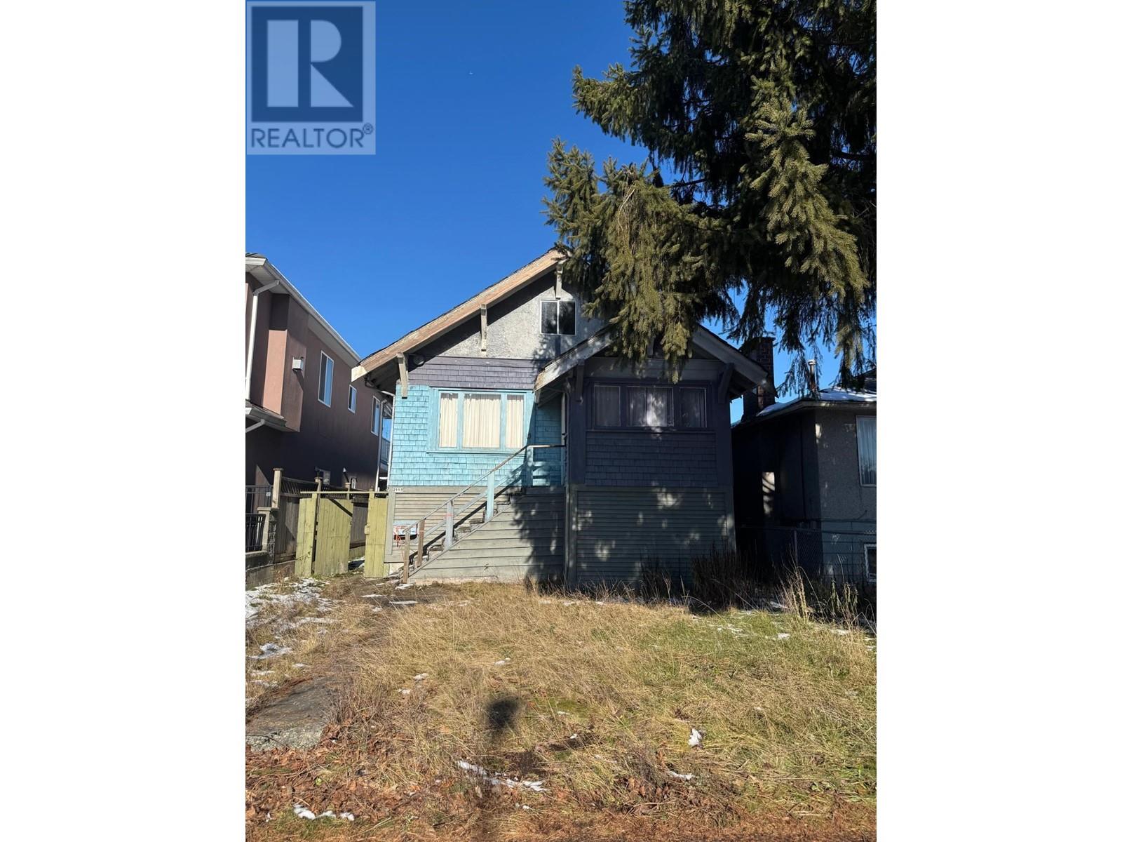 Listing Picture 8 of 8 : 2117 E 54TH AVENUE, Vancouver / 溫哥華 - 魯藝地產 Yvonne Lu Group - MLS Medallion Club Member