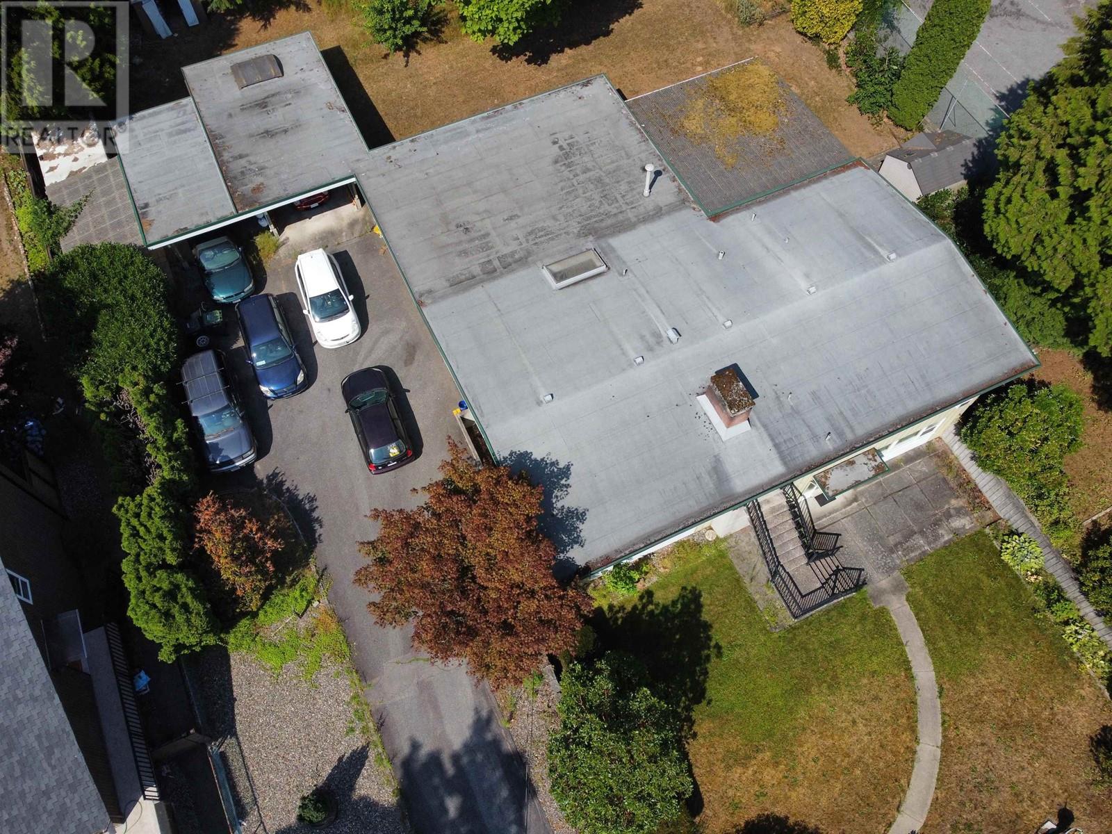 Property at 731 SHAW AVENUE image 2