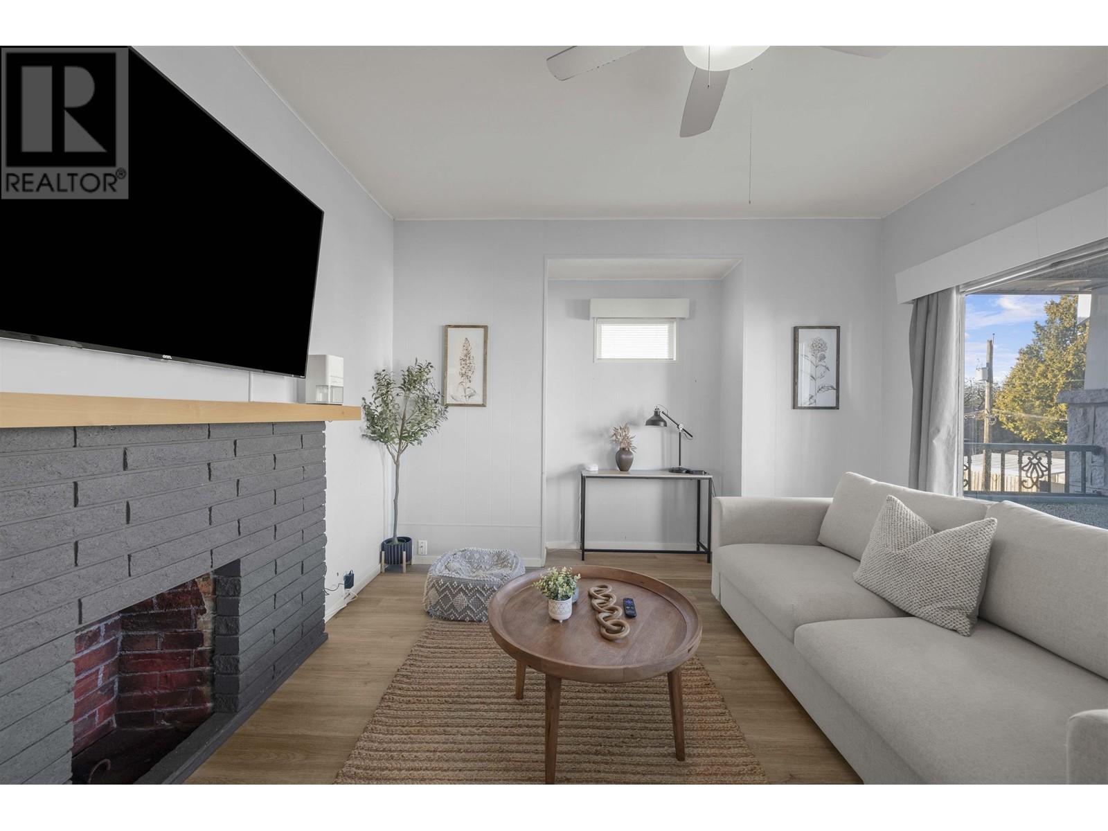 1244 E King Edward Avenue, Vancouver, British Columbia  V5V 2G4 - Photo 2 - R2965470