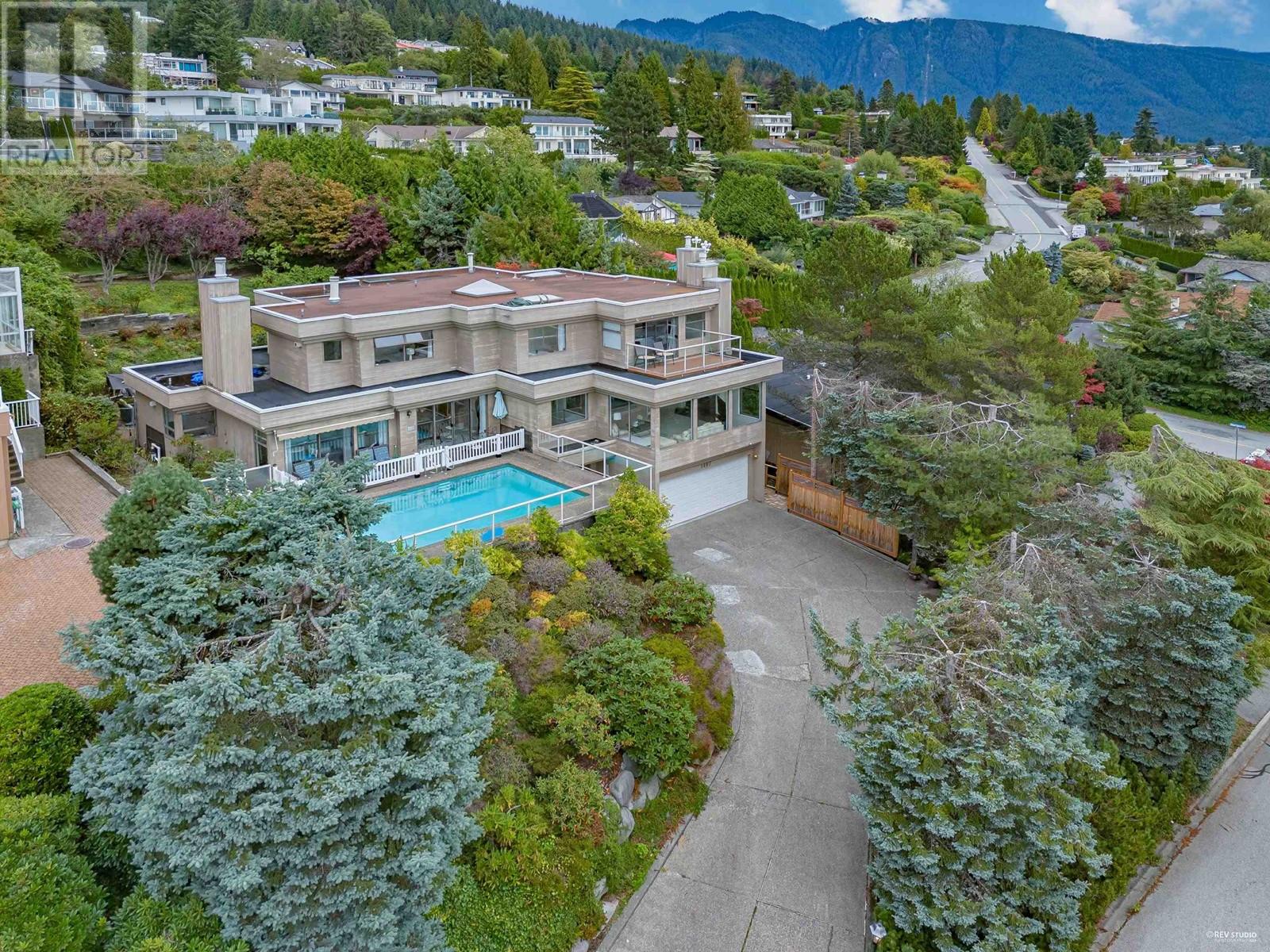 1407 Chippendale Road, West Vancouver, British Columbia  V7S 2N7 - Photo 2 - R2965487
