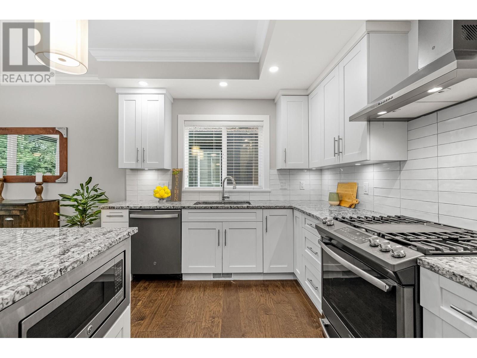 4 1488 Victoria Drive, Port Coquitlam, British Columbia  V3B 0M5 - Photo 23 - R2965499
