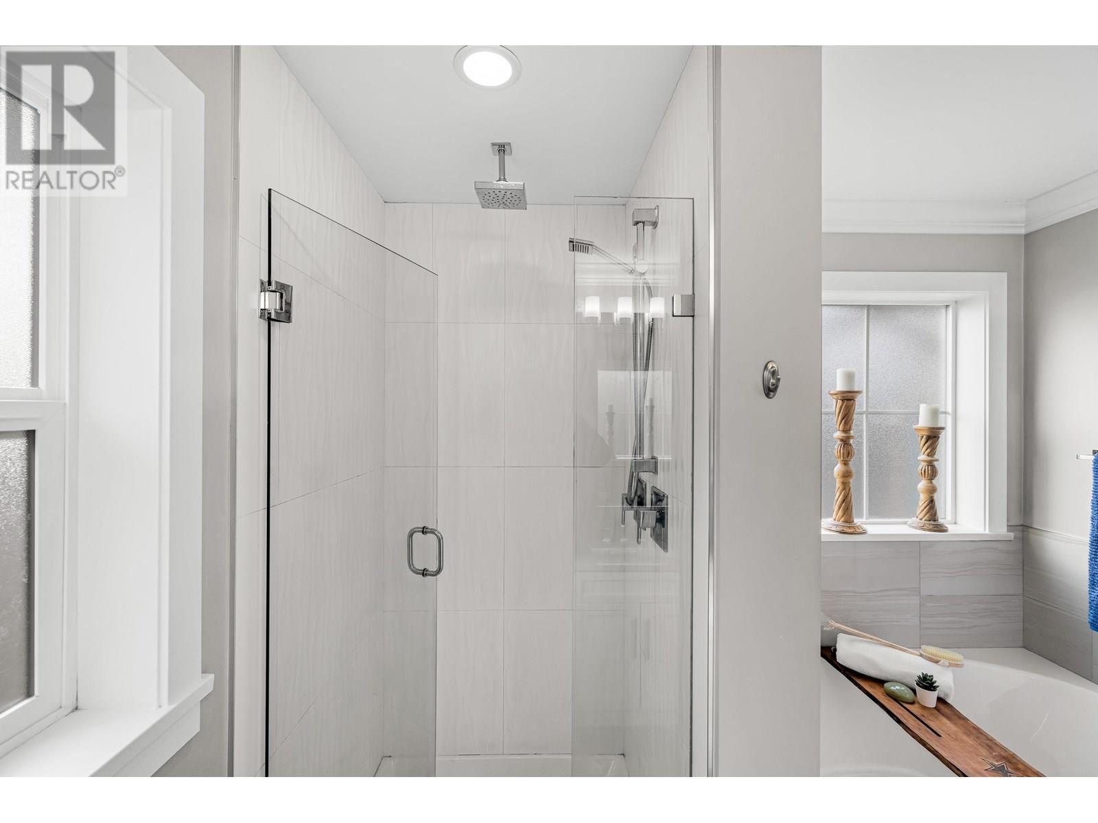 4 1488 Victoria Drive, Port Coquitlam, British Columbia  V3B 0M5 - Photo 8 - R2965499