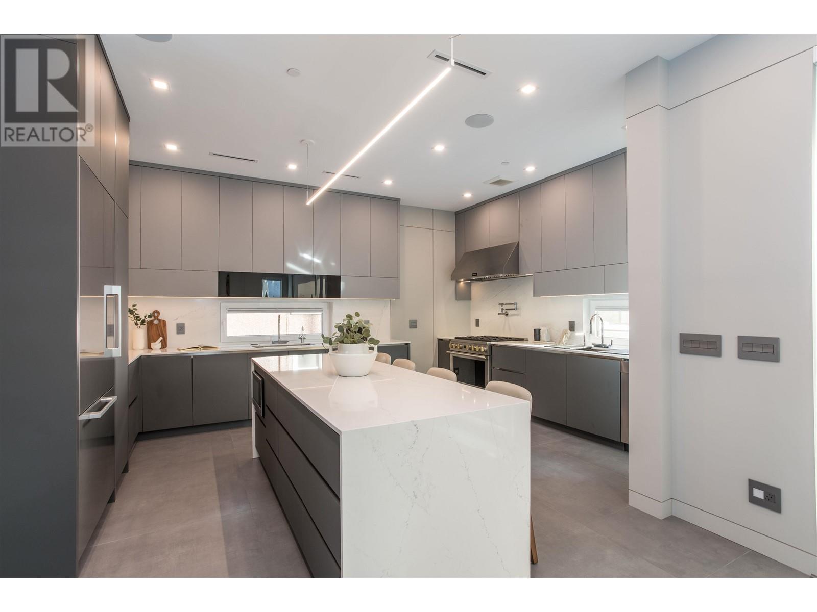 2818 Adanac Street, Vancouver, British Columbia  V5K 2N3 - Photo 11 - R2965507