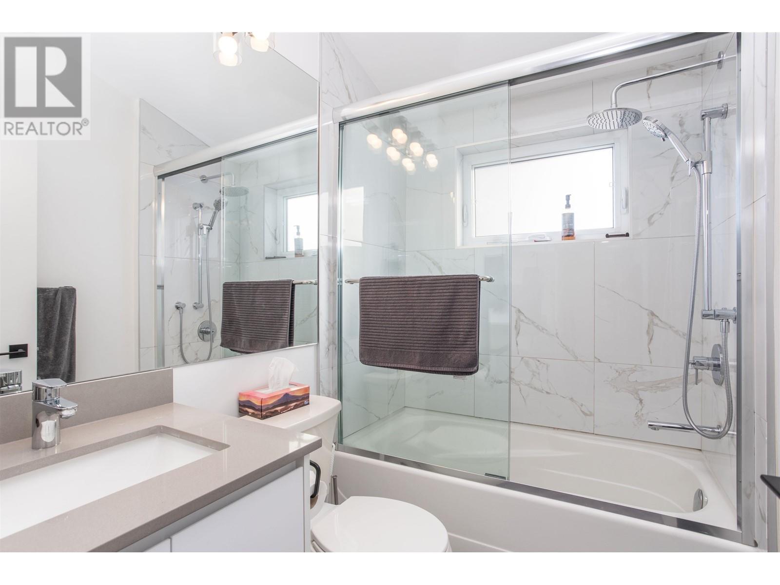 2818 Adanac Street, Vancouver, British Columbia  V5K 2N3 - Photo 37 - R2965507