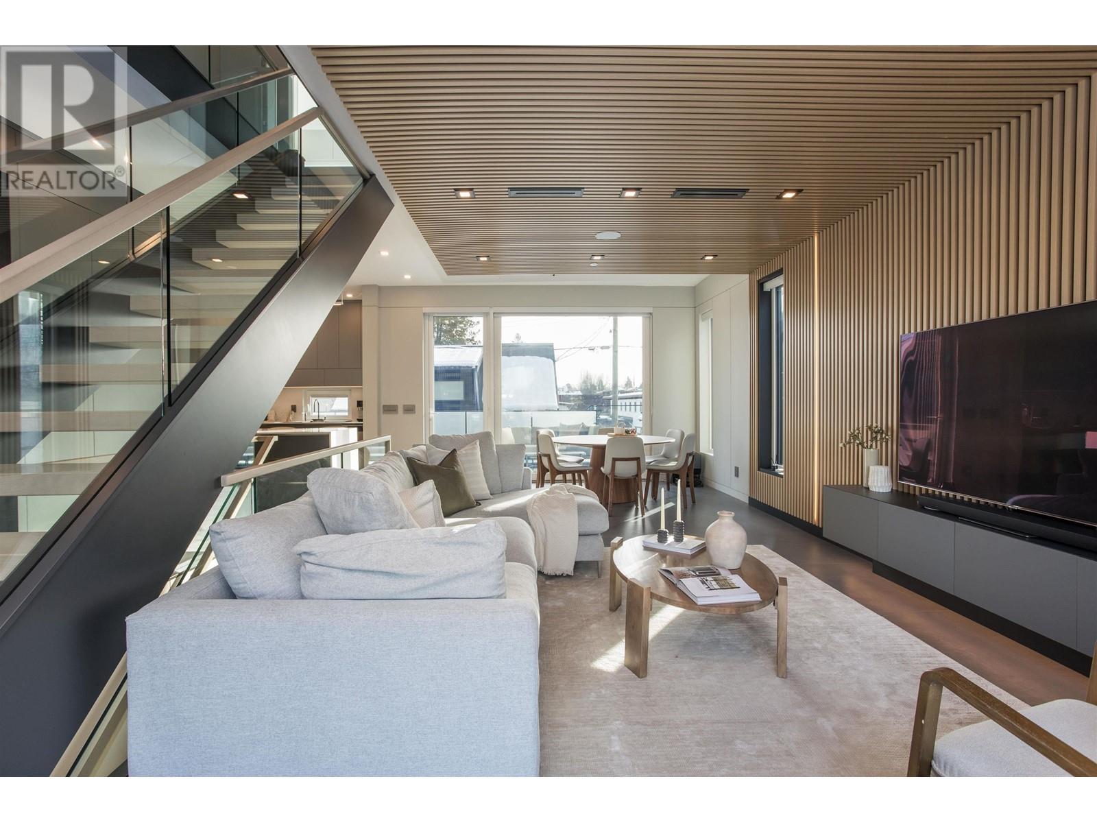 2818 Adanac Street, Vancouver, British Columbia  V5K 2N3 - Photo 5 - R2965507