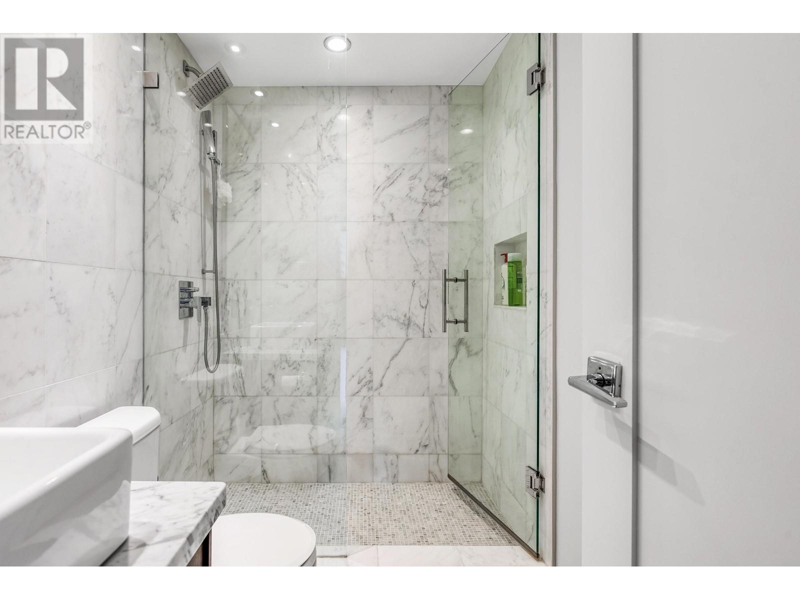 Listing Picture 15 of 26 : 305 1201 MARINASIDE CRESCENT, Vancouver / 溫哥華 - 魯藝地產 Yvonne Lu Group - MLS Medallion Club Member