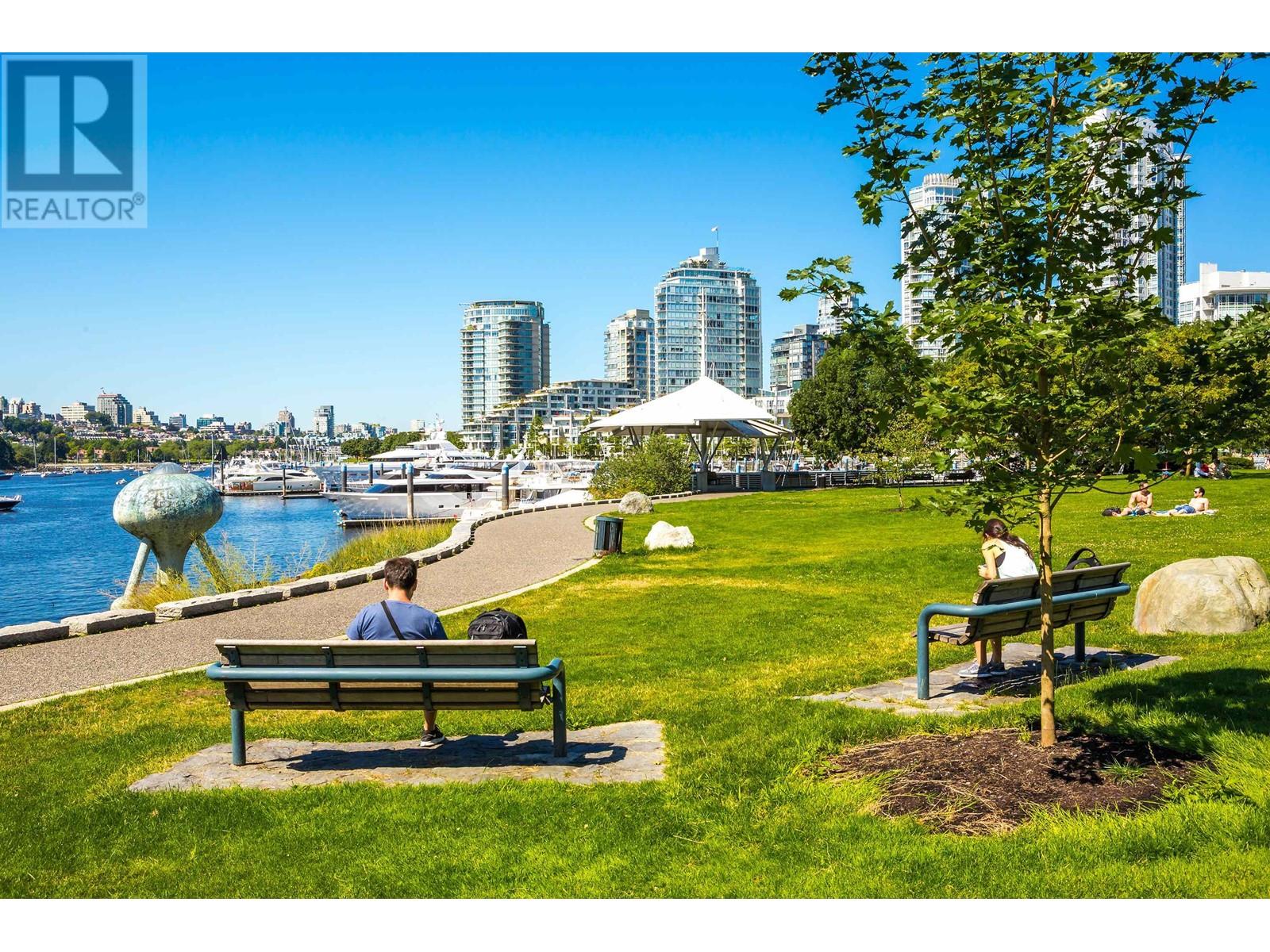 Listing Picture 19 of 26 : 305 1201 MARINASIDE CRESCENT, Vancouver / 溫哥華 - 魯藝地產 Yvonne Lu Group - MLS Medallion Club Member