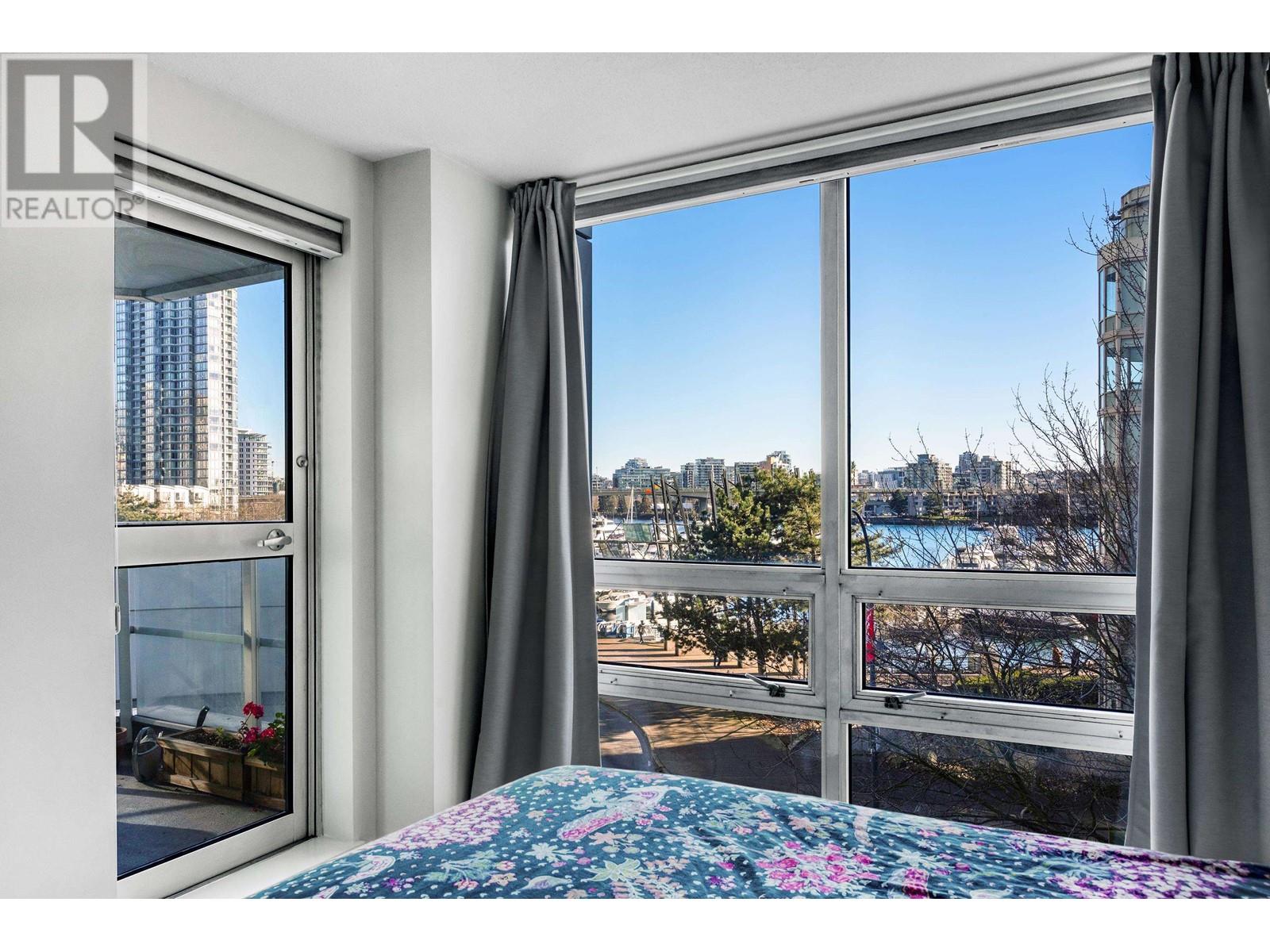 Listing Picture 8 of 26 : 305 1201 MARINASIDE CRESCENT, Vancouver / 溫哥華 - 魯藝地產 Yvonne Lu Group - MLS Medallion Club Member