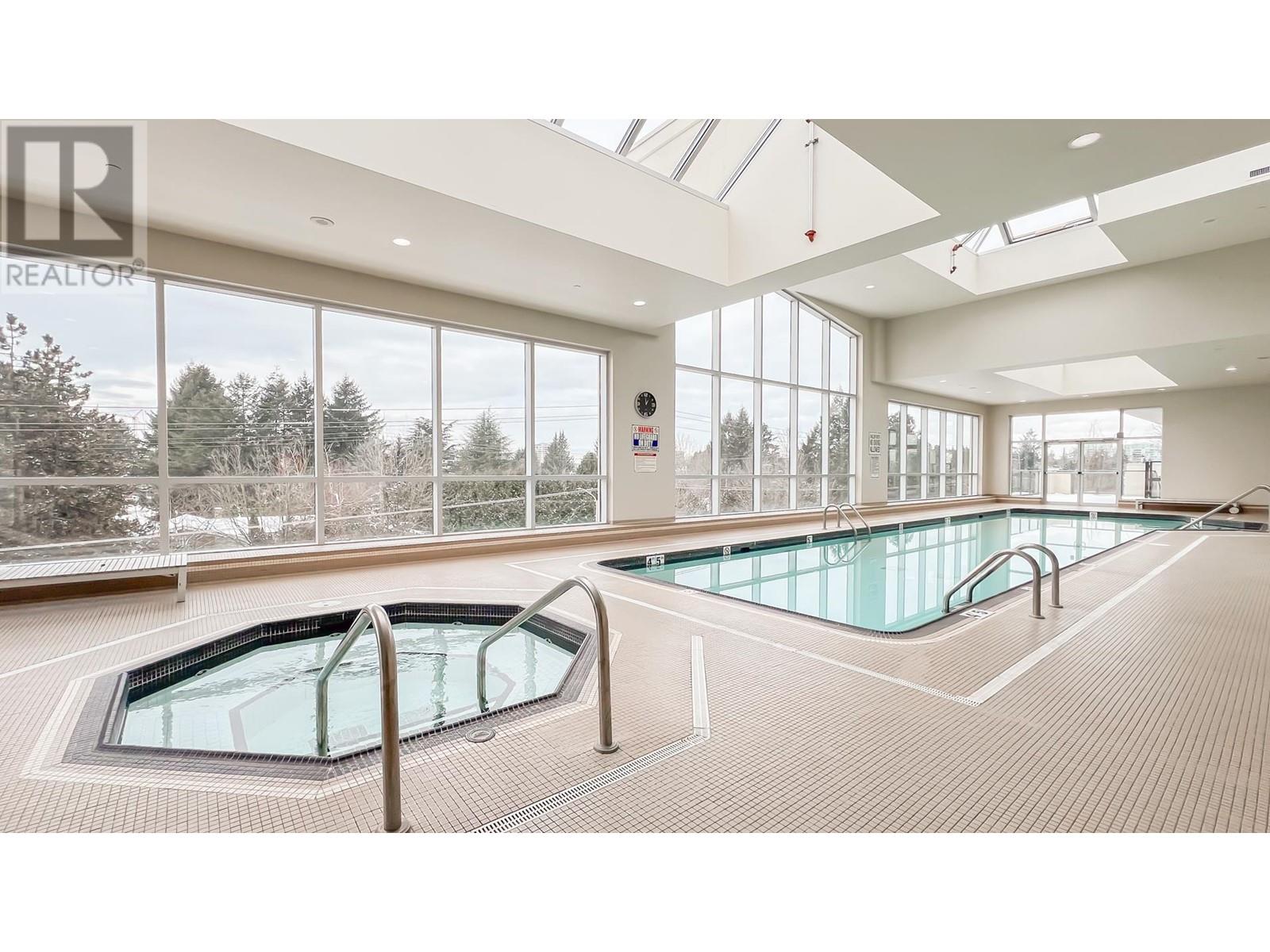 Listing Picture 16 of 21 : 1205 9180 HEMLOCK DRIVE, Richmond / 烈治文 - 魯藝地產 Yvonne Lu Group - MLS Medallion Club Member