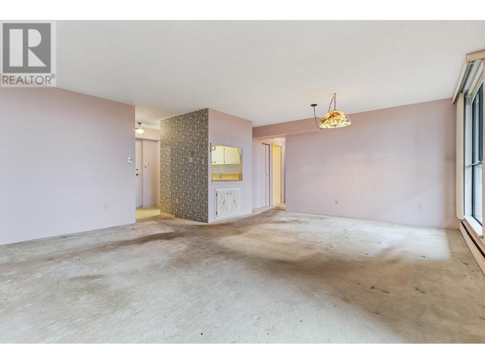 Listing Picture 4 of 26 : 1201 3771 BARTLETT COURT, Burnaby / 本拿比 - 魯藝地產 Yvonne Lu Group - MLS Medallion Club Member