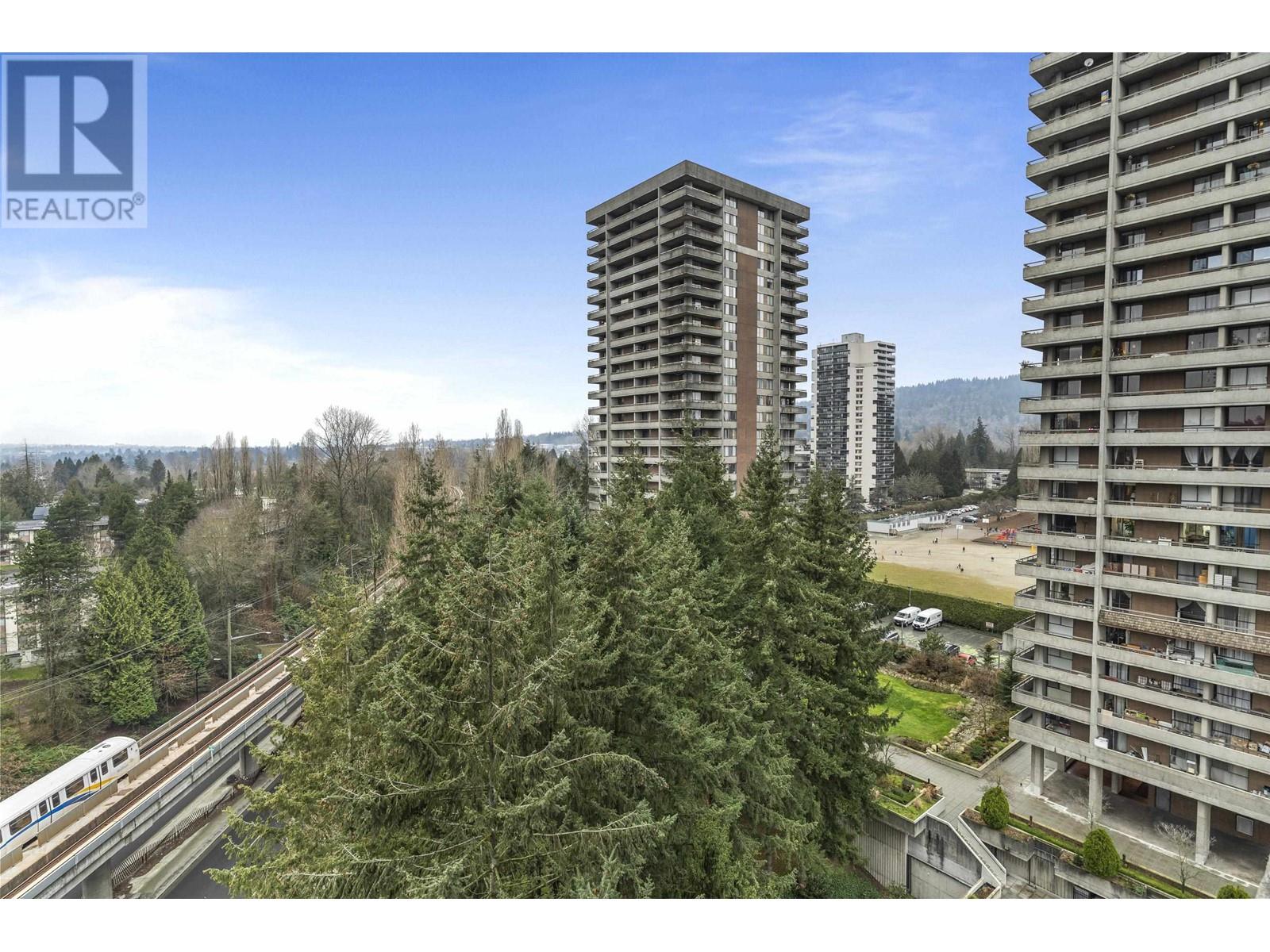 Listing Picture 17 of 26 : 1201 3771 BARTLETT COURT, Burnaby / 本拿比 - 魯藝地產 Yvonne Lu Group - MLS Medallion Club Member