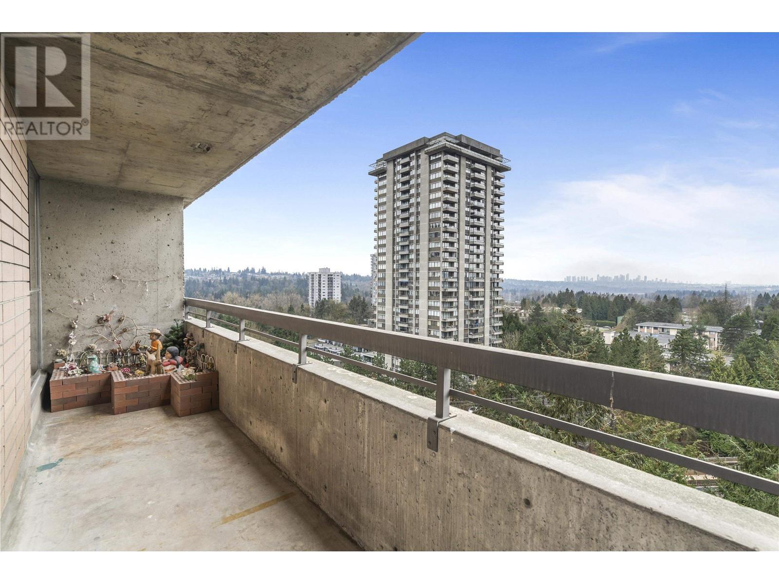 Listing Picture 11 of 26 : 1201 3771 BARTLETT COURT, Burnaby / 本拿比 - 魯藝地產 Yvonne Lu Group - MLS Medallion Club Member