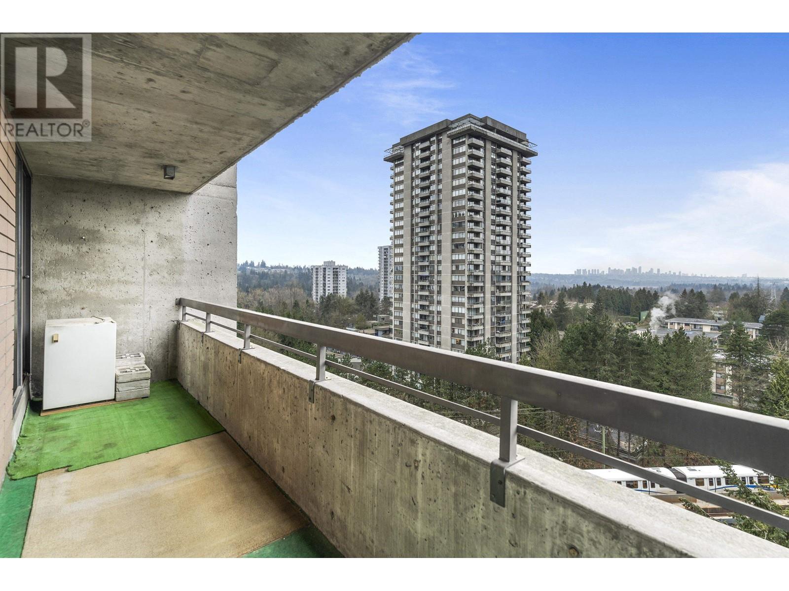 Listing Picture 14 of 26 : 1201 3771 BARTLETT COURT, Burnaby / 本拿比 - 魯藝地產 Yvonne Lu Group - MLS Medallion Club Member