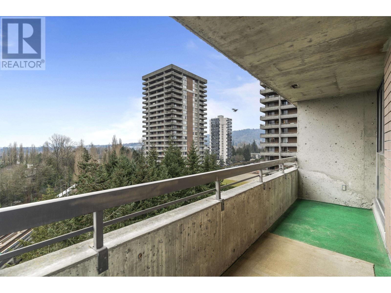 Listing Picture 13 of 26 : 1201 3771 BARTLETT COURT, Burnaby / 本拿比 - 魯藝地產 Yvonne Lu Group - MLS Medallion Club Member