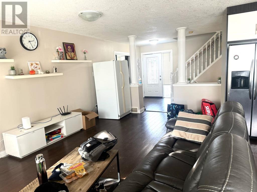 Property at 47 SADDALEBACK Way NE image 5