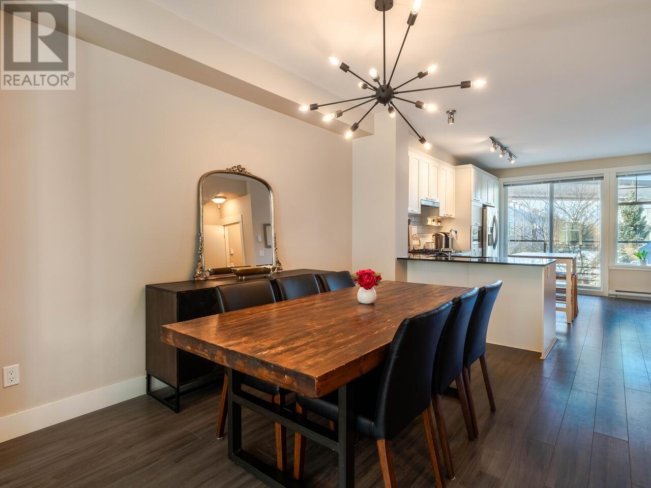Listing Picture 5 of 27 : 42 6088 BERESFORD STREET, Burnaby / 本拿比 - 魯藝地產 Yvonne Lu Group - MLS Medallion Club Member