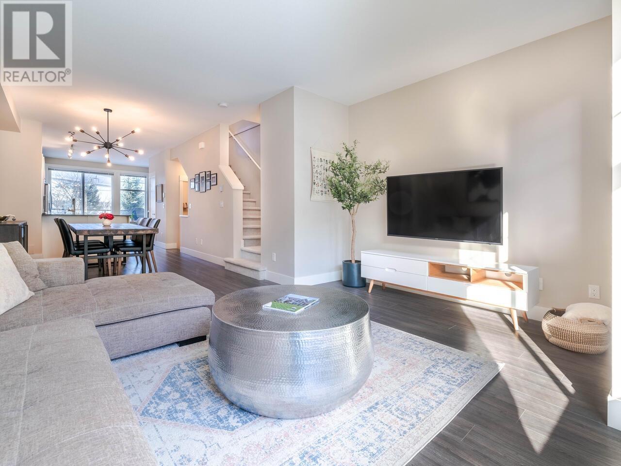Listing Picture 13 of 27 : 42 6088 BERESFORD STREET, Burnaby / 本拿比 - 魯藝地產 Yvonne Lu Group - MLS Medallion Club Member