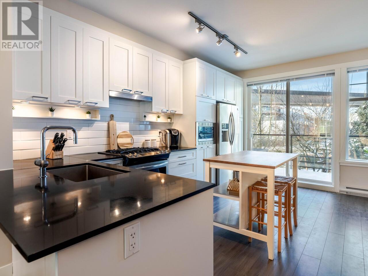 Listing Picture 9 of 27 : 42 6088 BERESFORD STREET, Burnaby / 本拿比 - 魯藝地產 Yvonne Lu Group - MLS Medallion Club Member