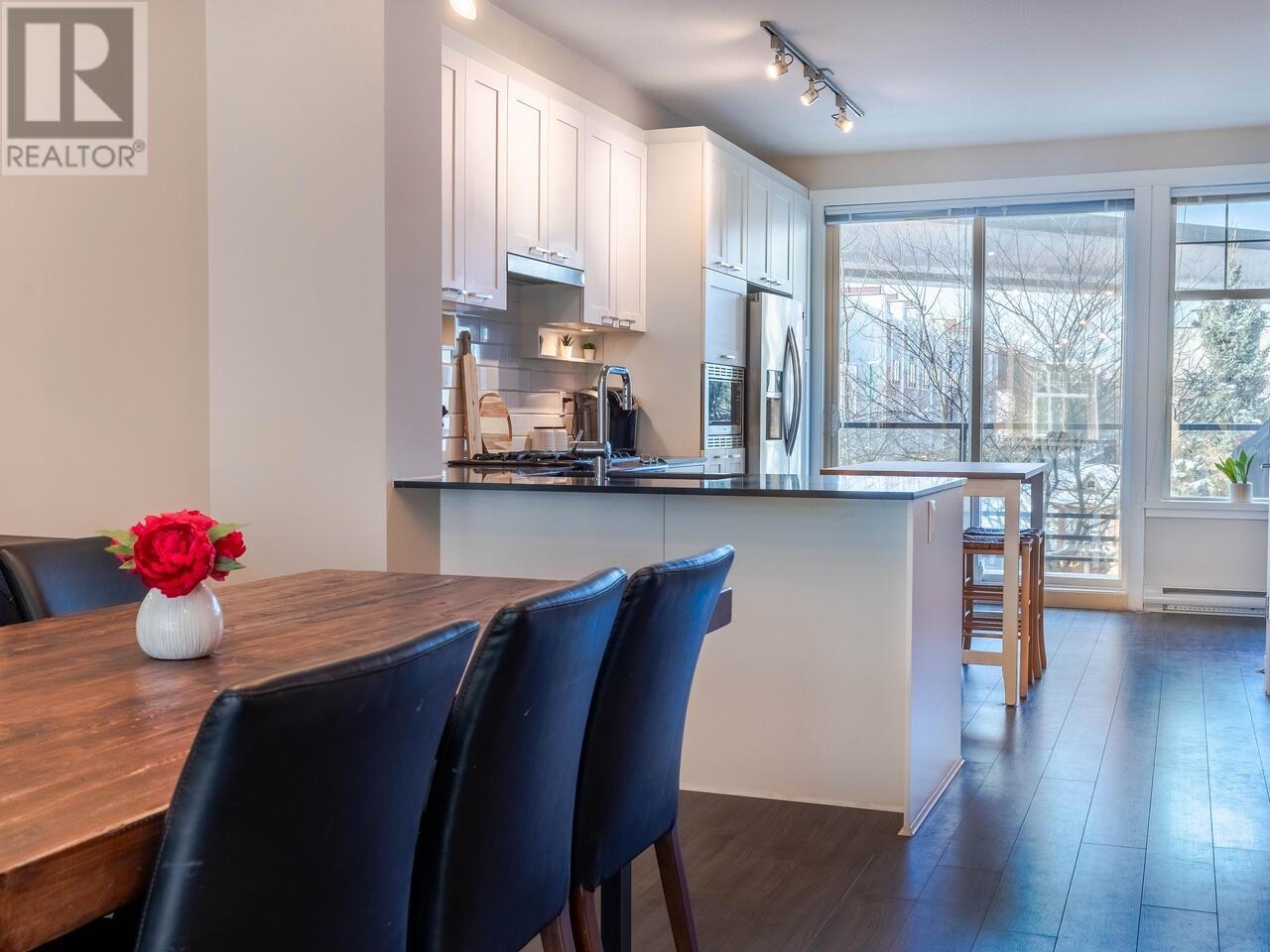 Listing Picture 8 of 27 : 42 6088 BERESFORD STREET, Burnaby / 本拿比 - 魯藝地產 Yvonne Lu Group - MLS Medallion Club Member