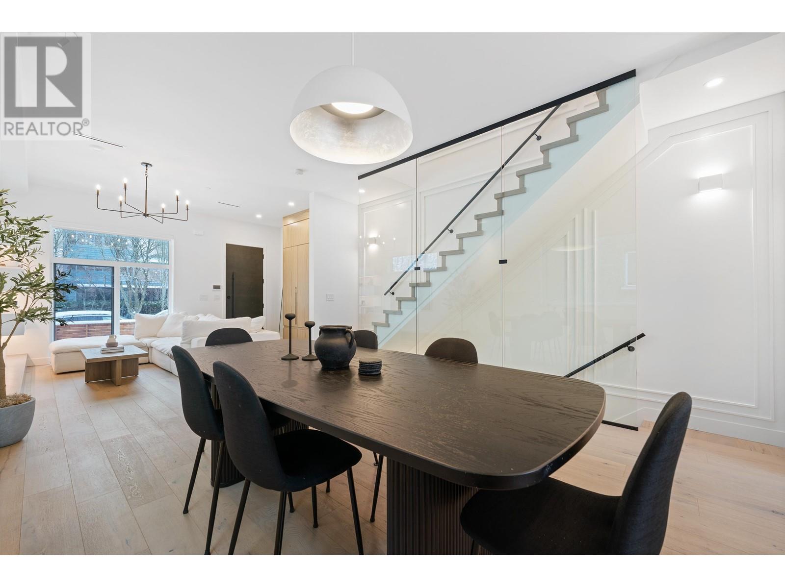 Listing Picture 11 of 35 : 258 E 37TH AVENUE, Vancouver / 溫哥華 - 魯藝地產 Yvonne Lu Group - MLS Medallion Club Member