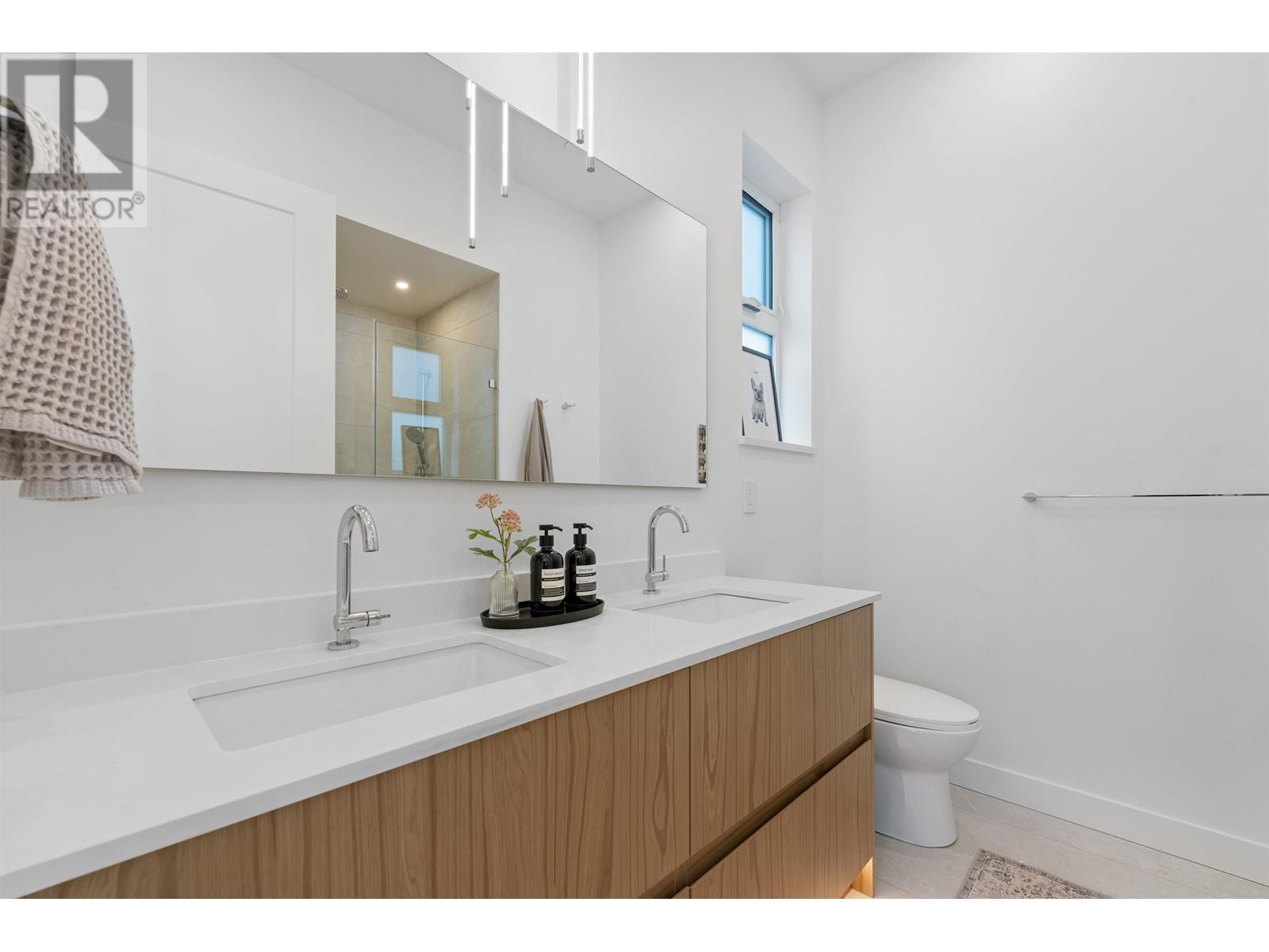 Listing Picture 19 of 35 : 258 E 37TH AVENUE, Vancouver / 溫哥華 - 魯藝地產 Yvonne Lu Group - MLS Medallion Club Member