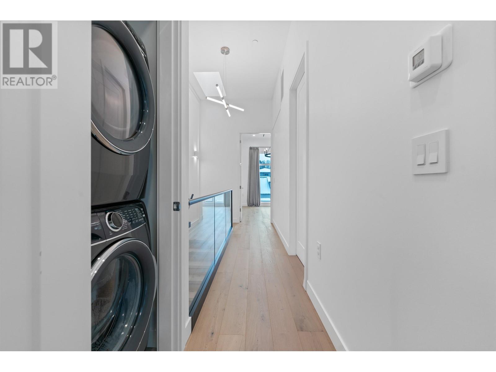 Listing Picture 21 of 35 : 258 E 37TH AVENUE, Vancouver / 溫哥華 - 魯藝地產 Yvonne Lu Group - MLS Medallion Club Member